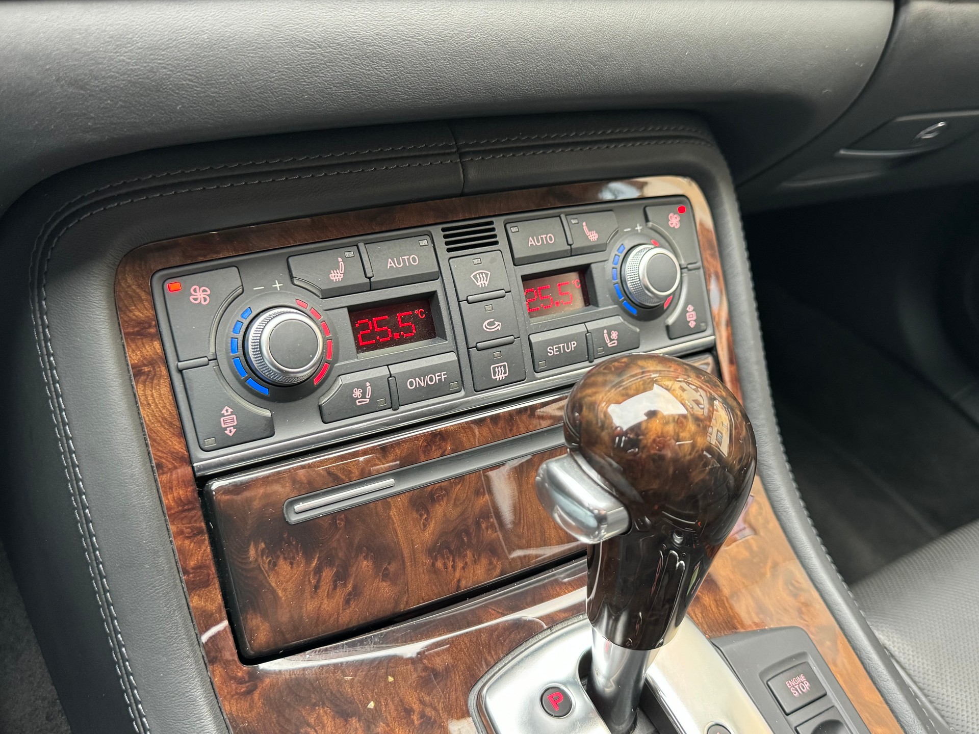 AUDI A8 L 4.2 TDI quattro tiptronic-image-17