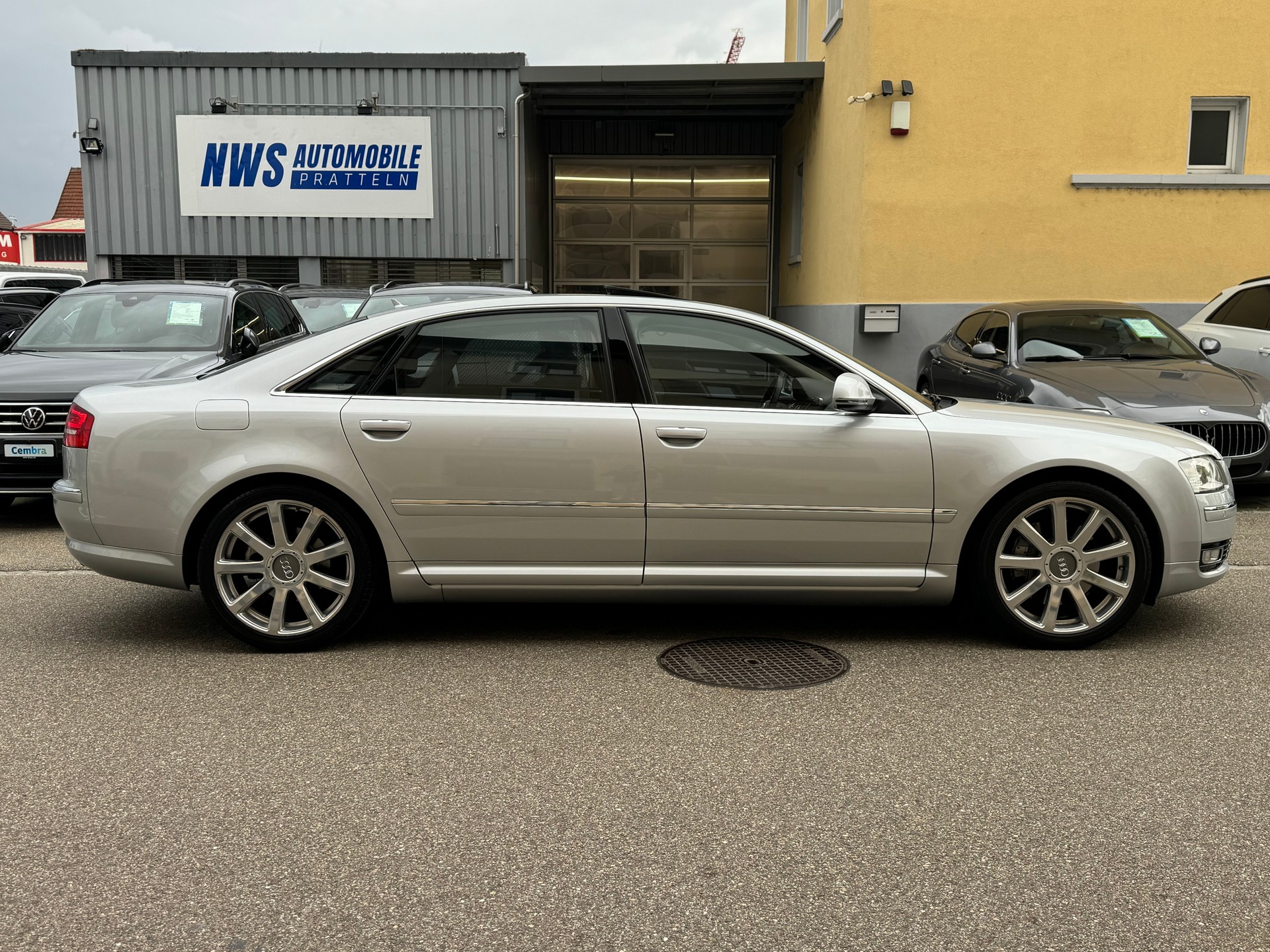 AUDI A8 L 4.2 TDI quattro tiptronic-showroom-element-2