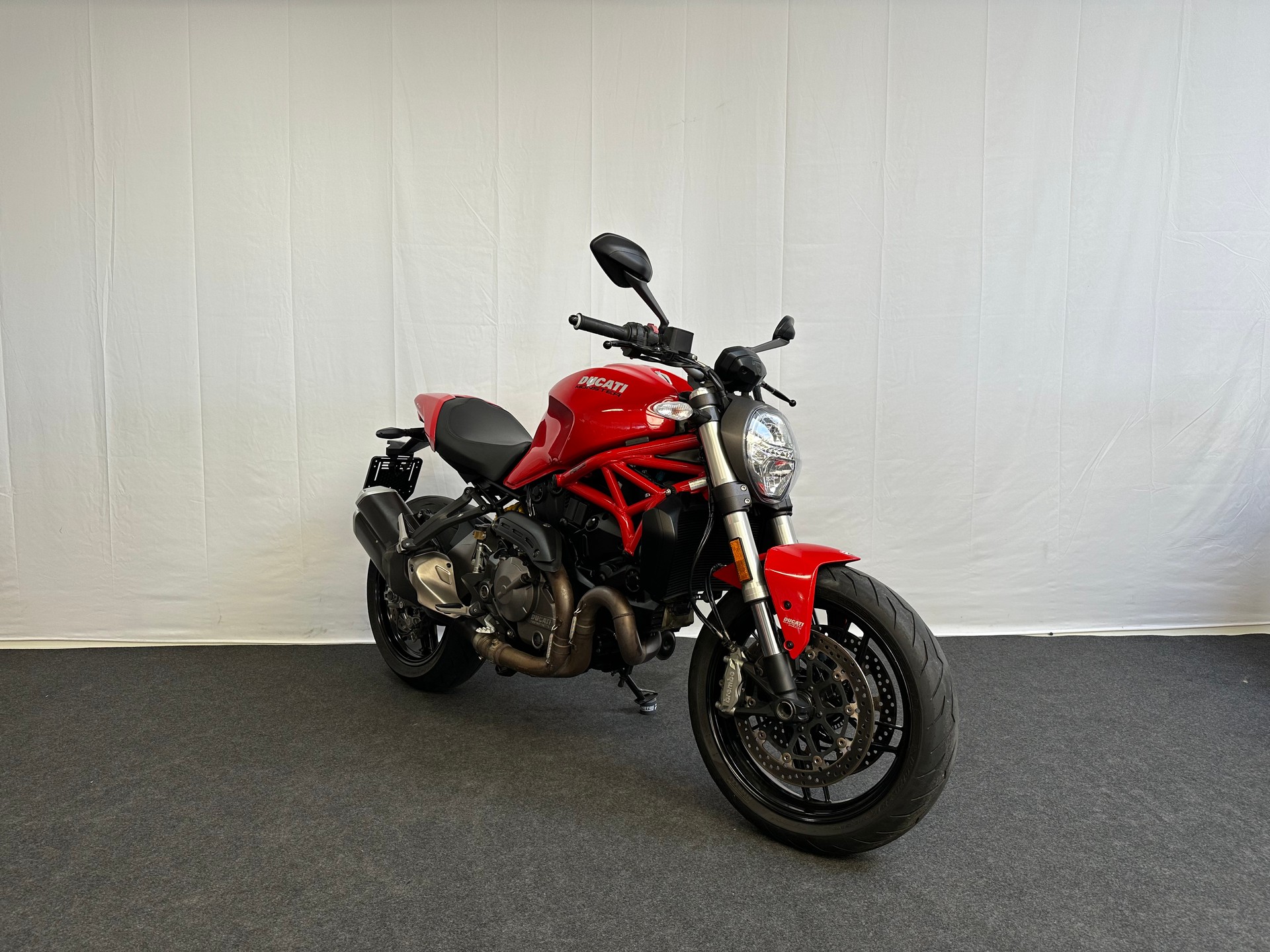 DUCATI Monster 821-image-1