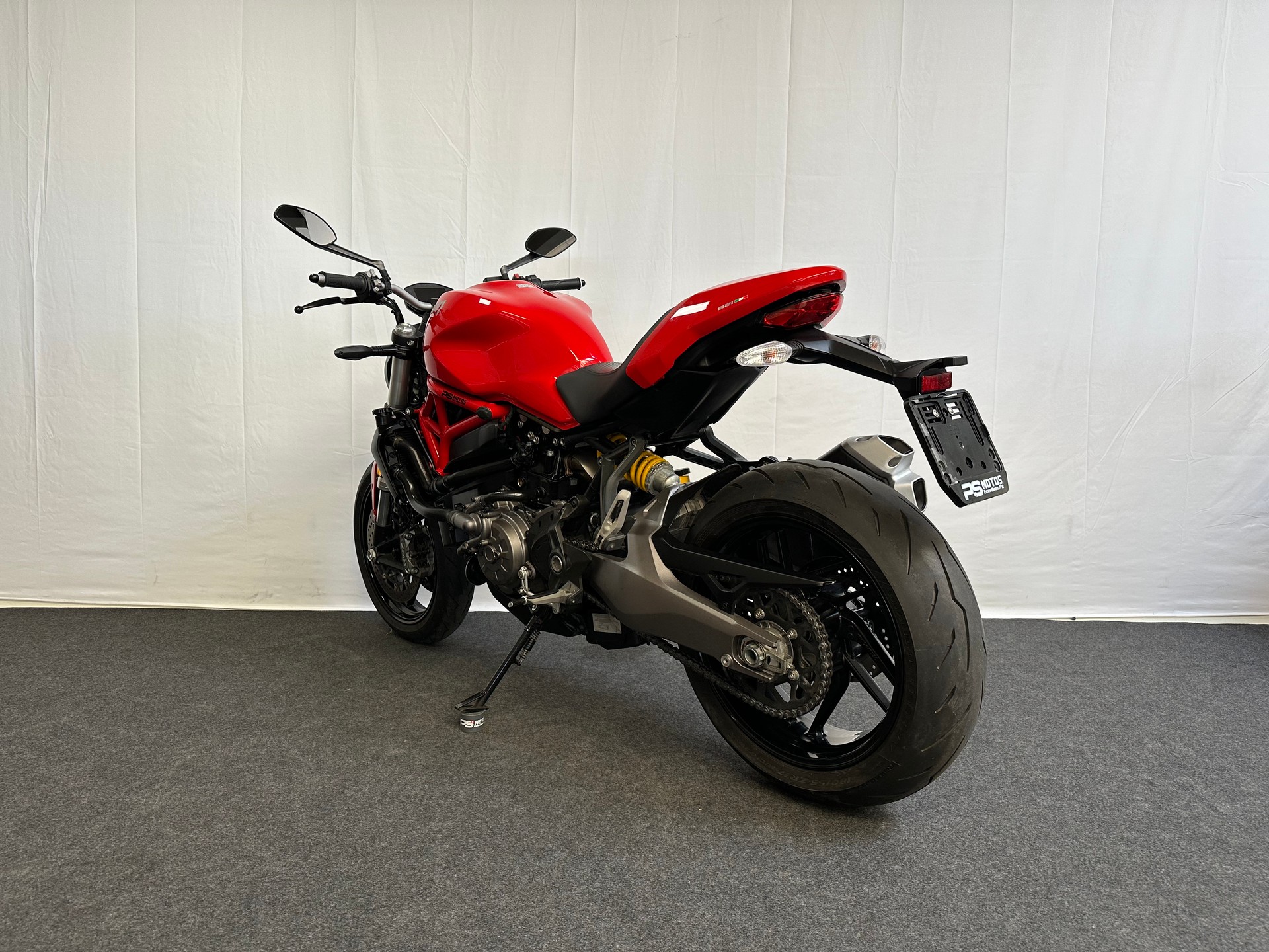 DUCATI Monster 821-image-4