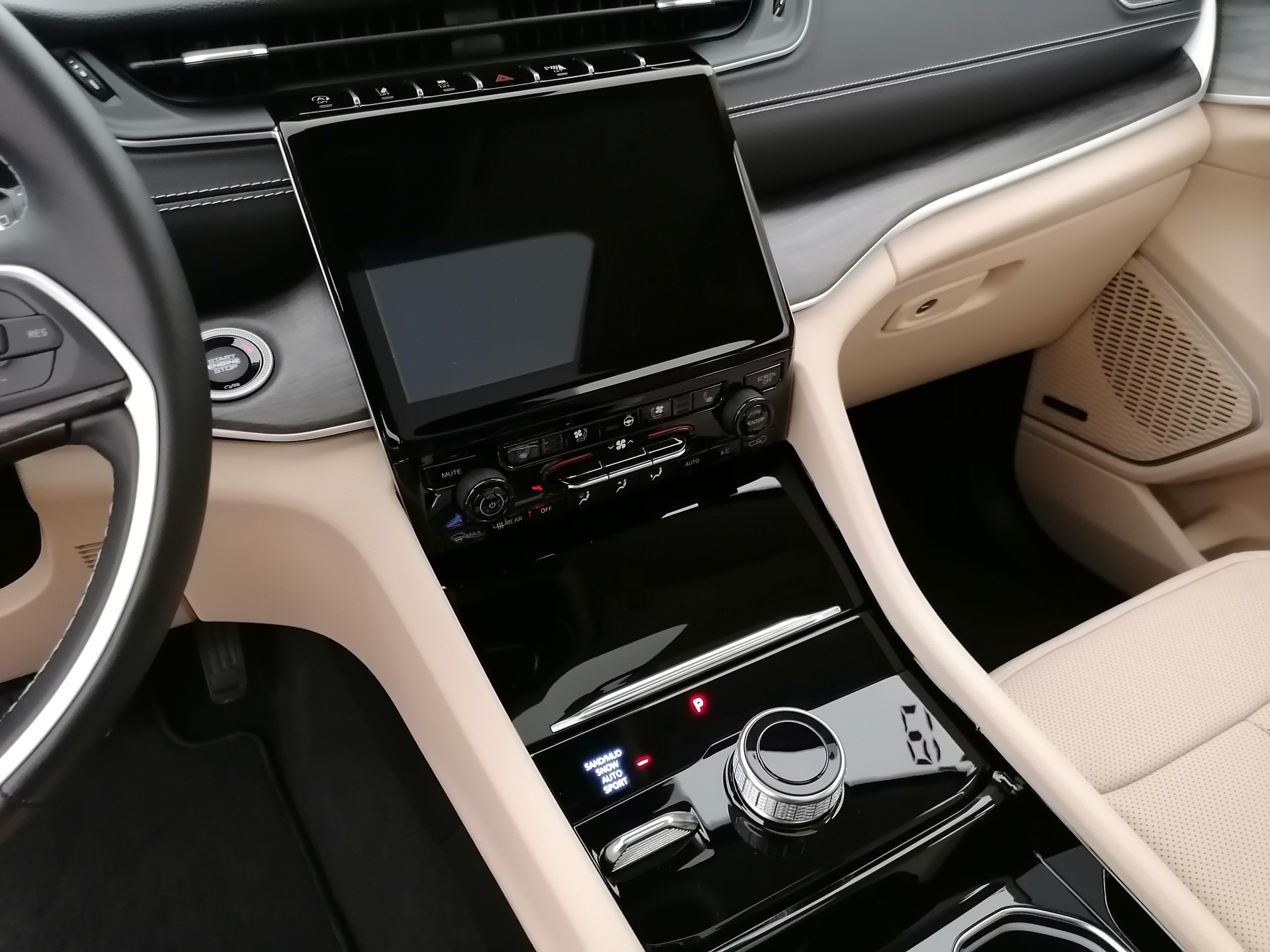 JEEP Grand Cherokee Limited L 3.6 AWD-image-10