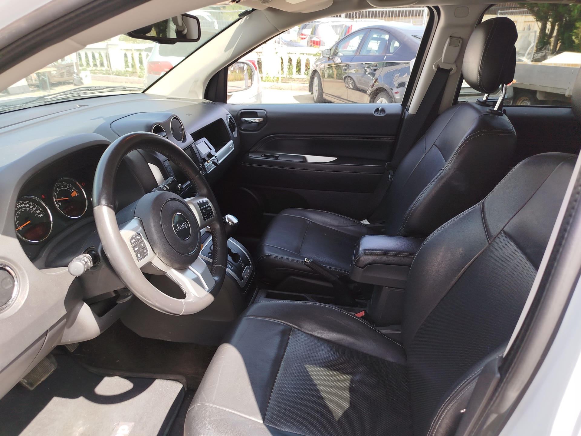 JEEP Compass 2.4 Limited Automatic-image-9