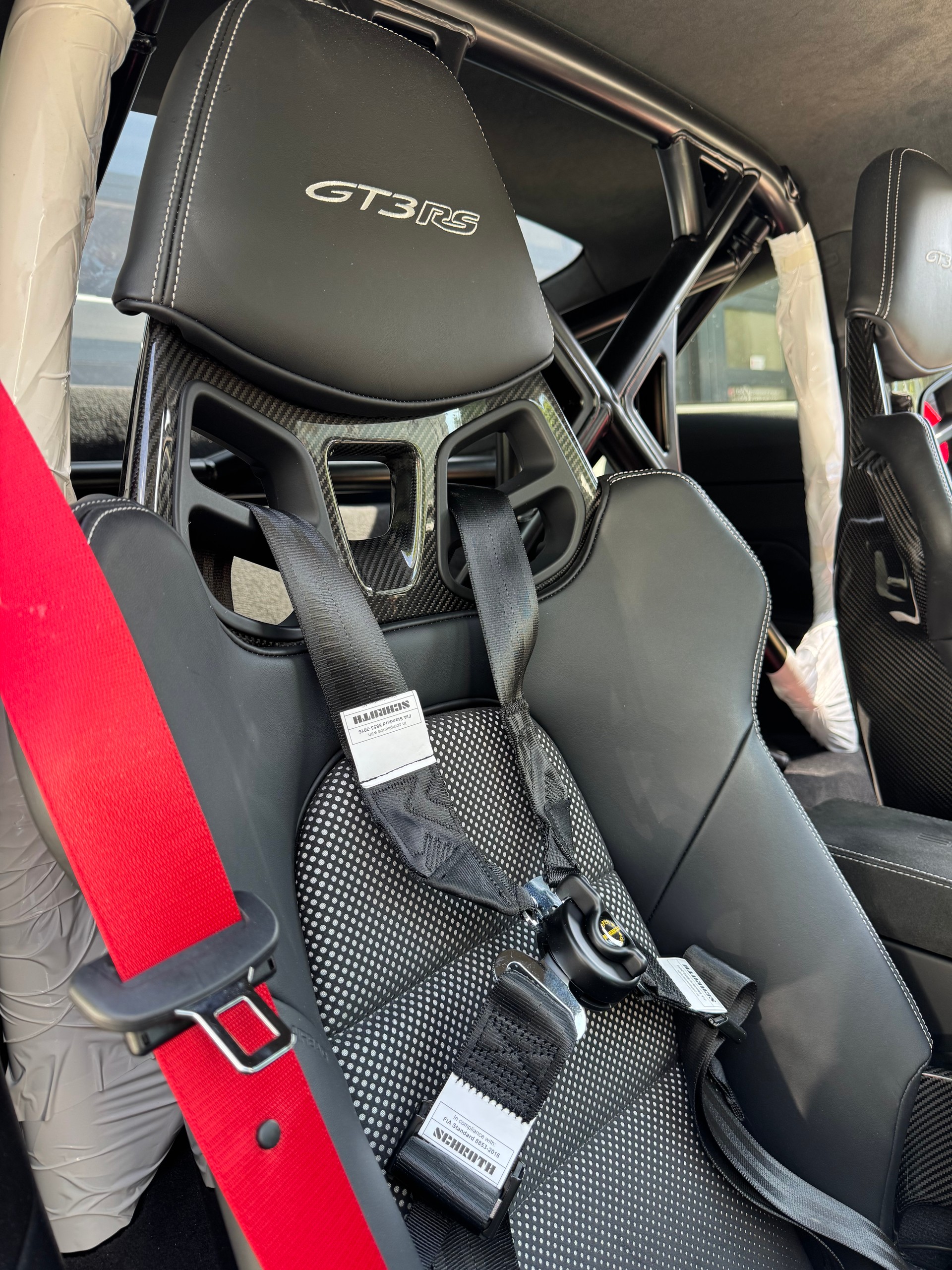 PORSCHE 911 GT3 RS-image-12