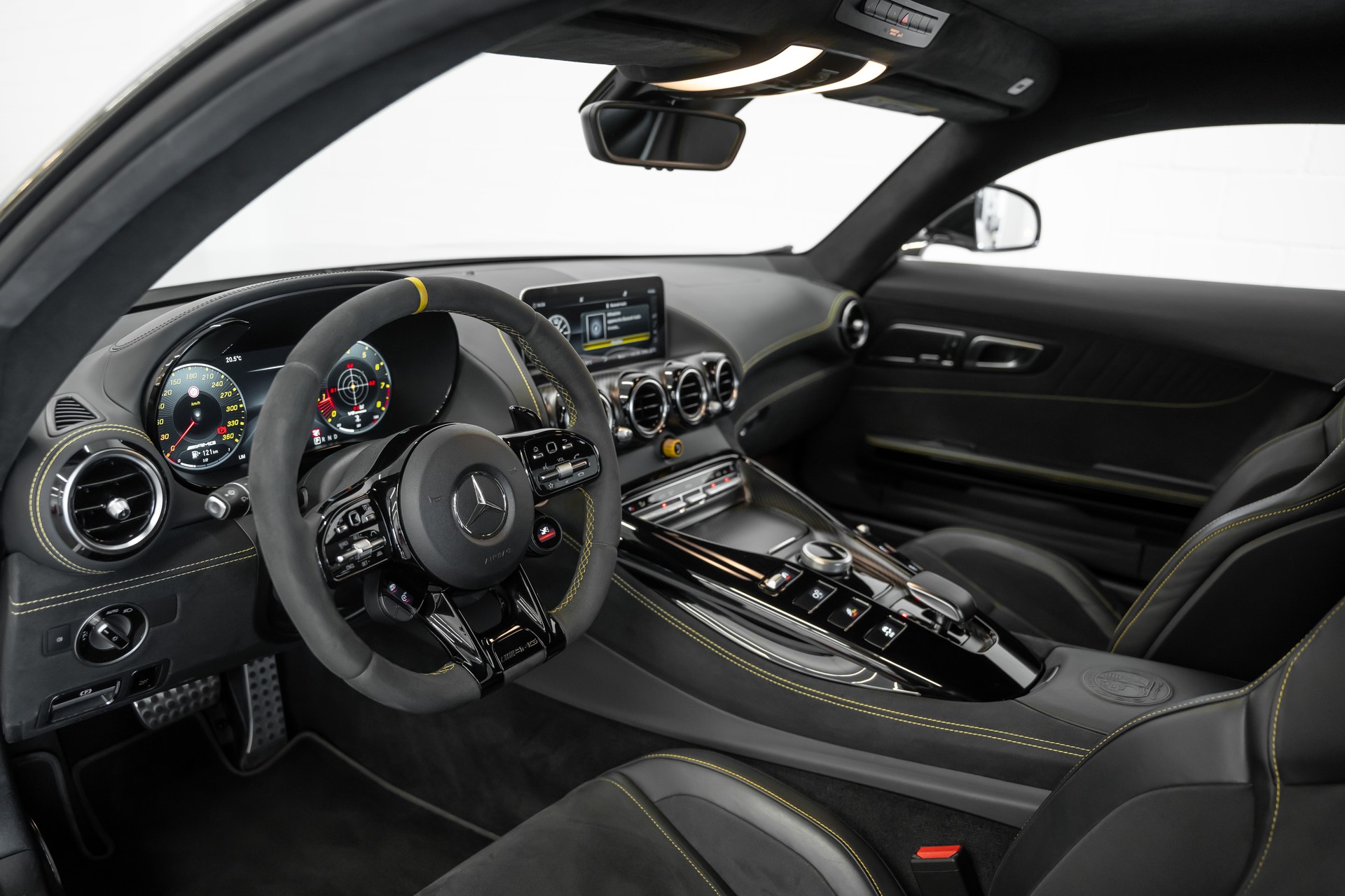 MERCEDES-BENZ AMG GT R Speedshift DCT-image-9
