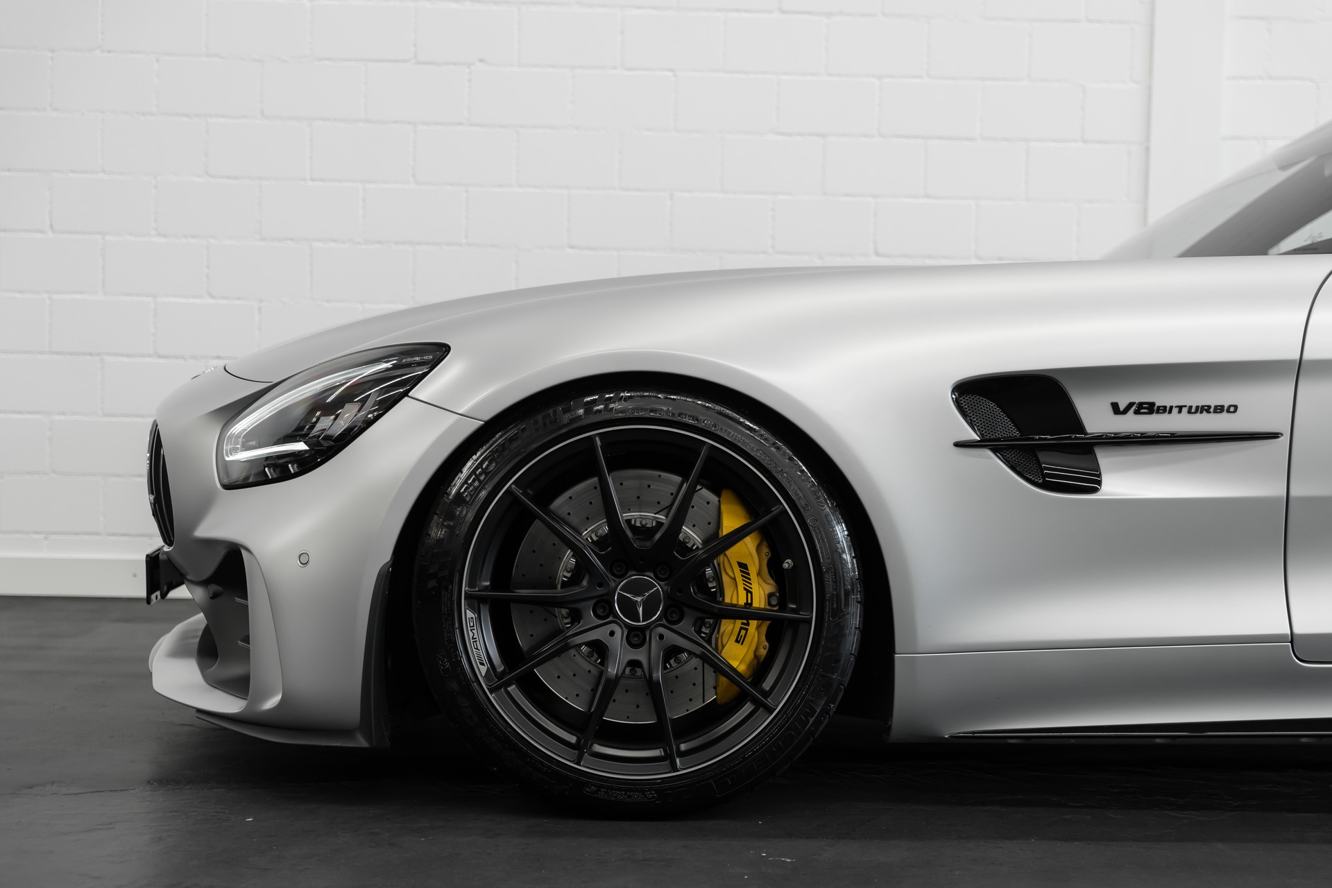 MERCEDES-BENZ AMG GT R Speedshift DCT-image-12