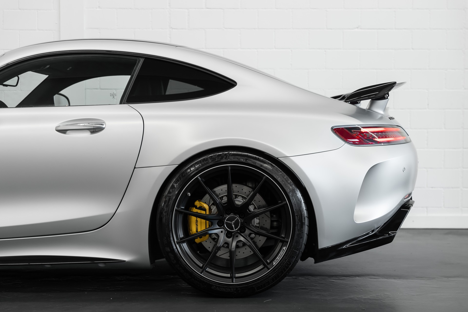 MERCEDES-BENZ AMG GT R Speedshift DCT-image-11