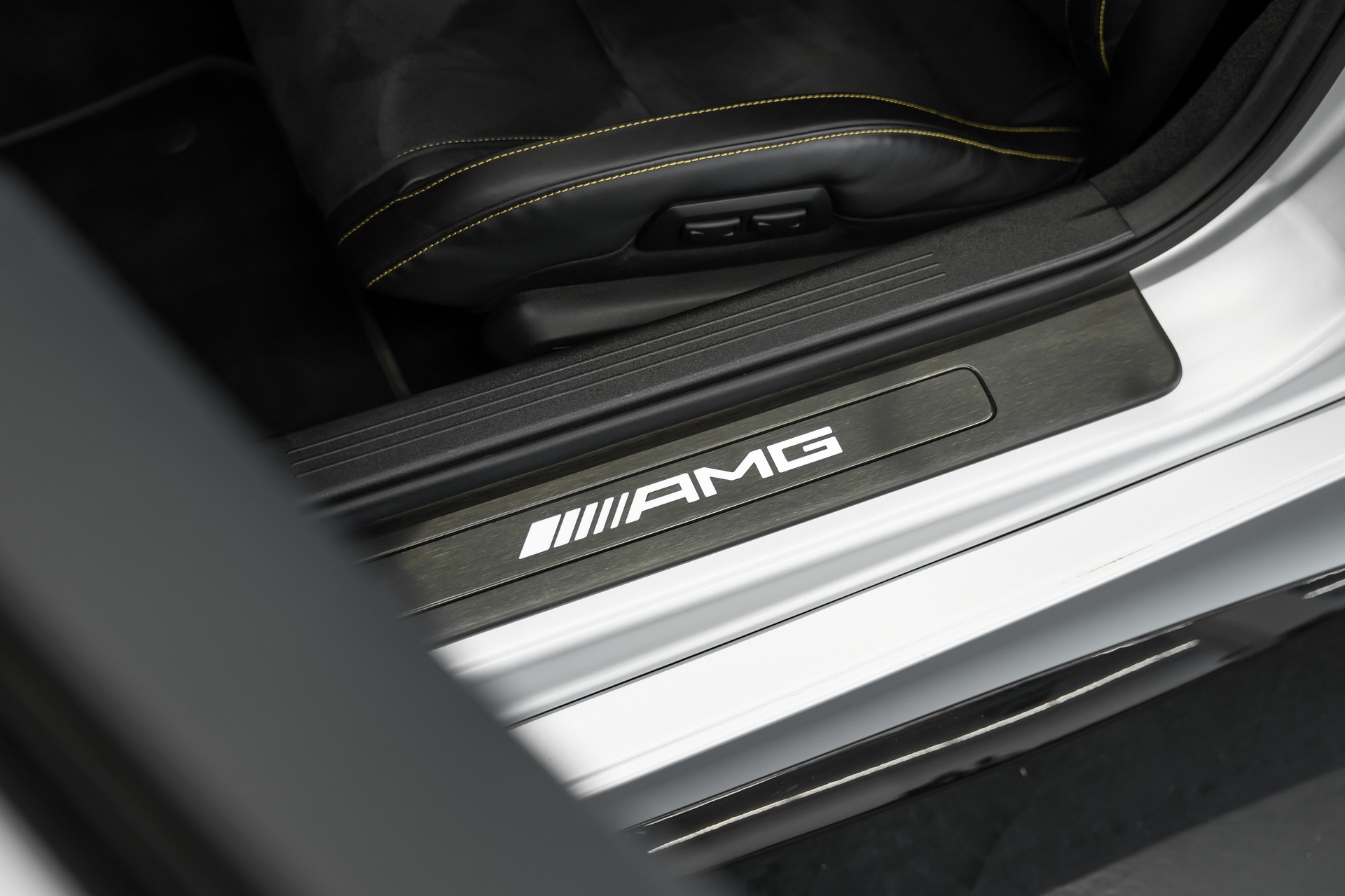 MERCEDES-BENZ AMG GT R Speedshift DCT-image-17