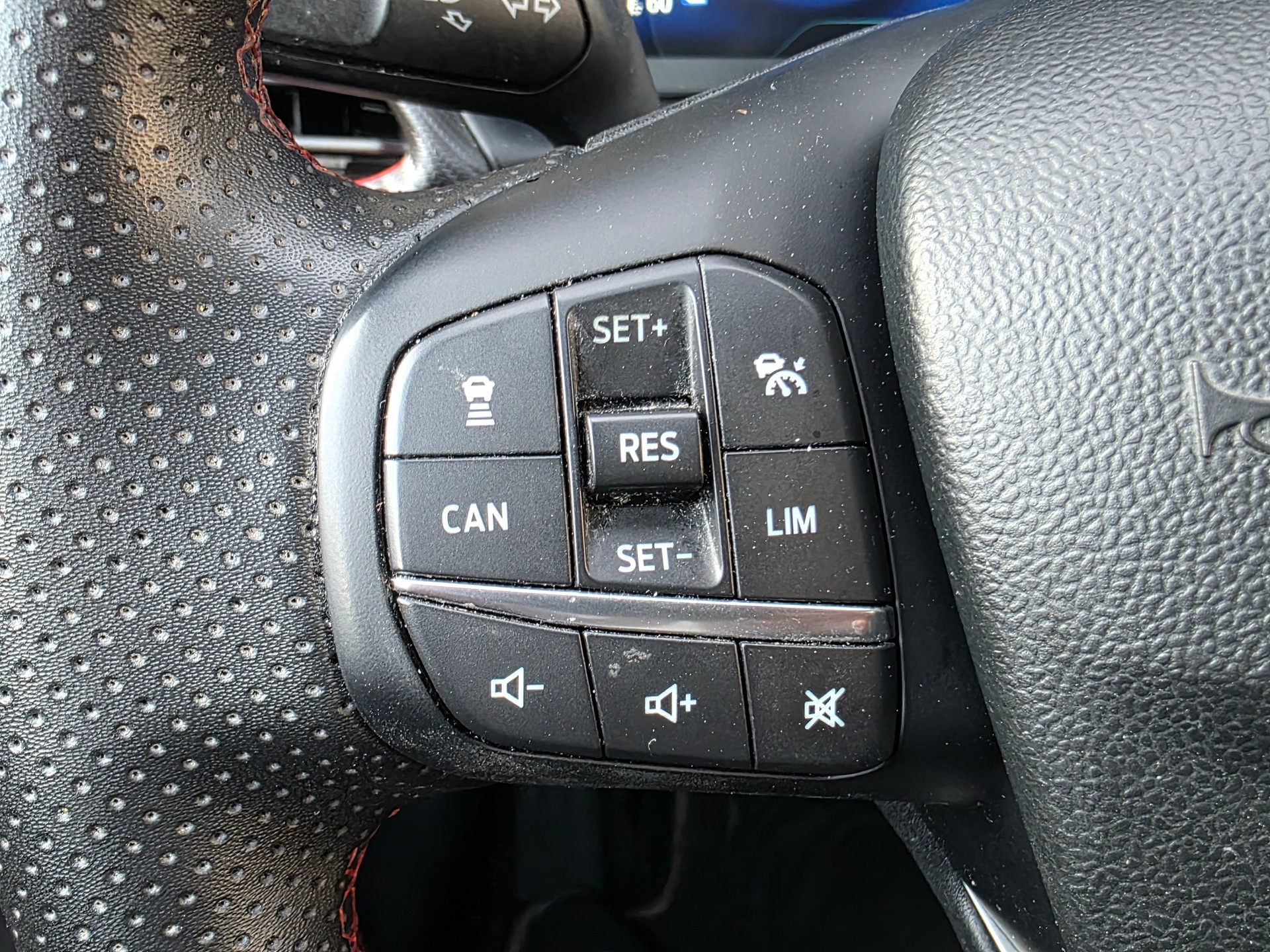 FORD Puma 1.0 MHEV ST-Line X-image-12