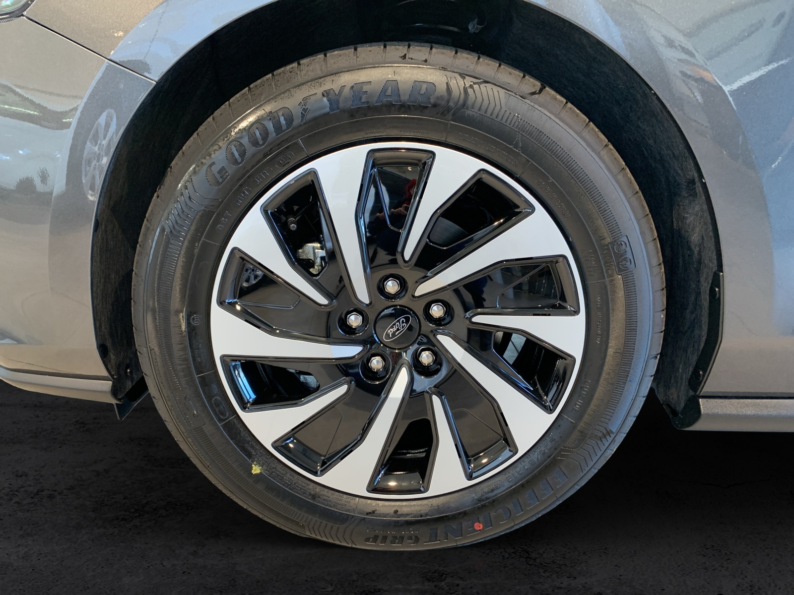 FORD Focus Station Wagon 1.0i EcoB Hybrid 155 Titanium-image-12