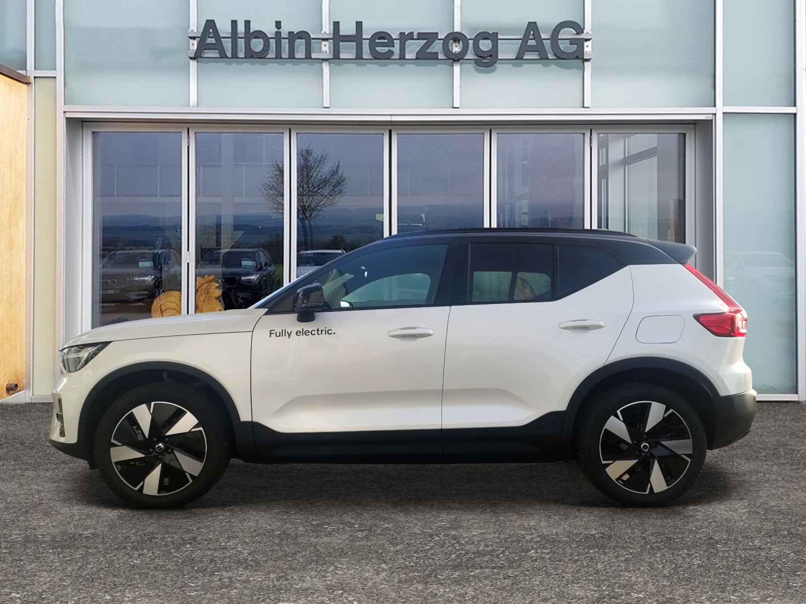 VOLVO XC40 E60 Core-showroom-element-1
