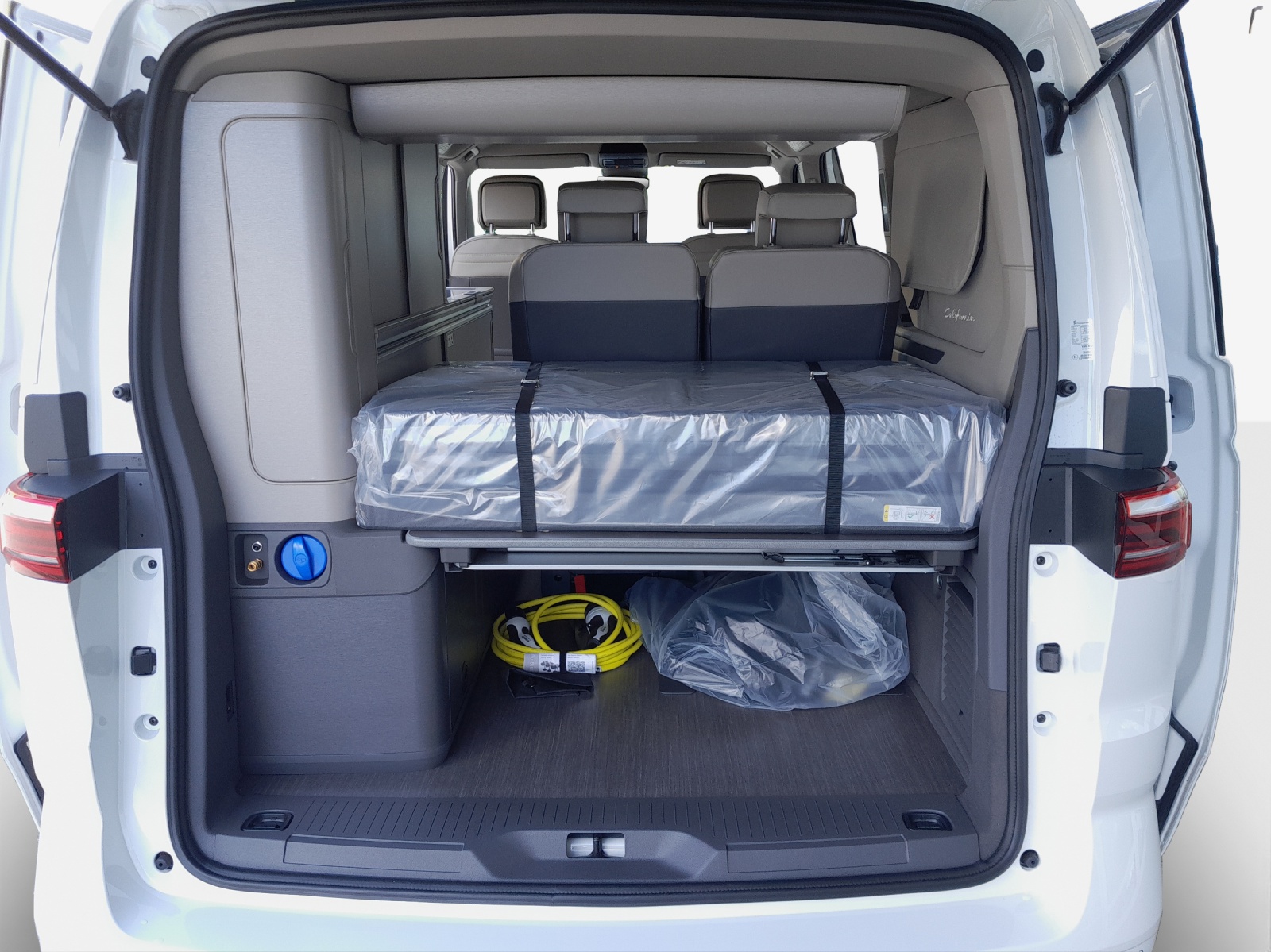 VW California Ocean Liberty eHyb 4 Motion DSG-image-11