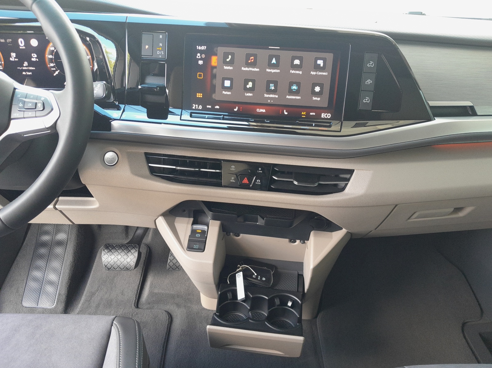 VW California Ocean Liberty eHyb 4 Motion DSG-image-9
