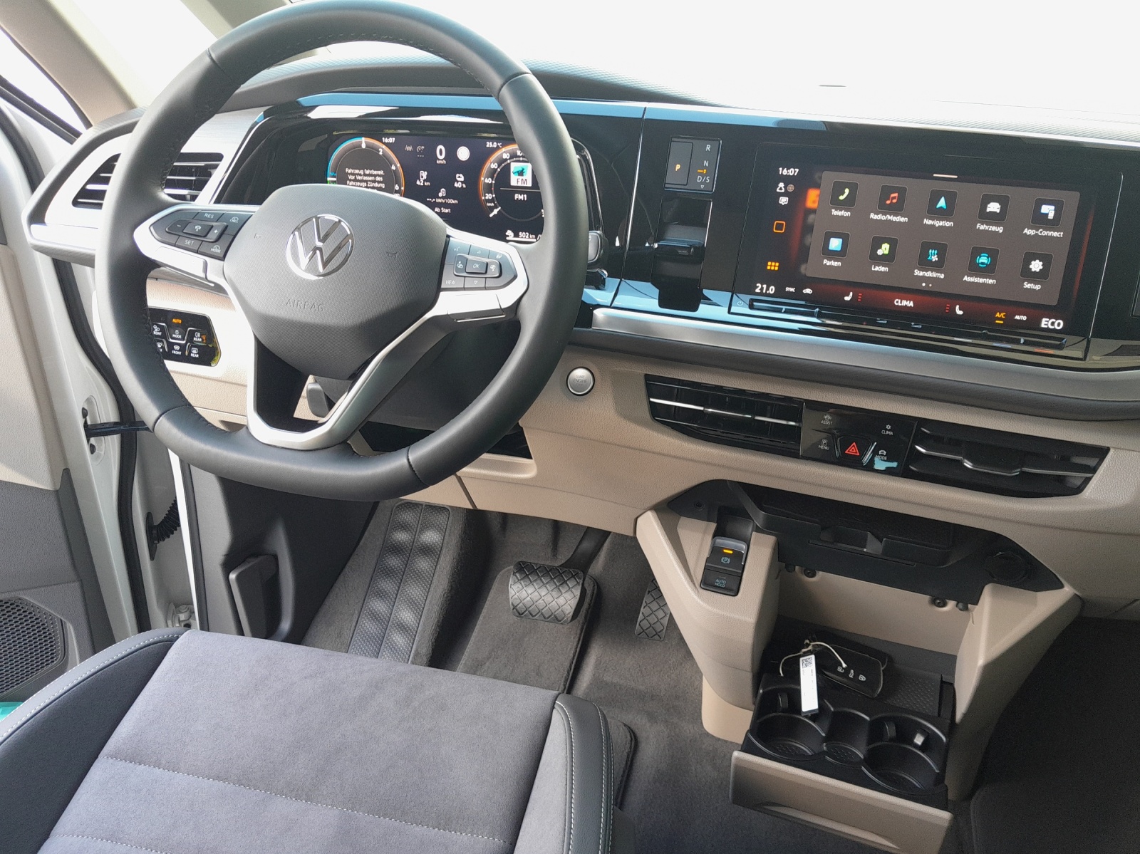 VW California Ocean Liberty eHyb 4 Motion DSG-image-7