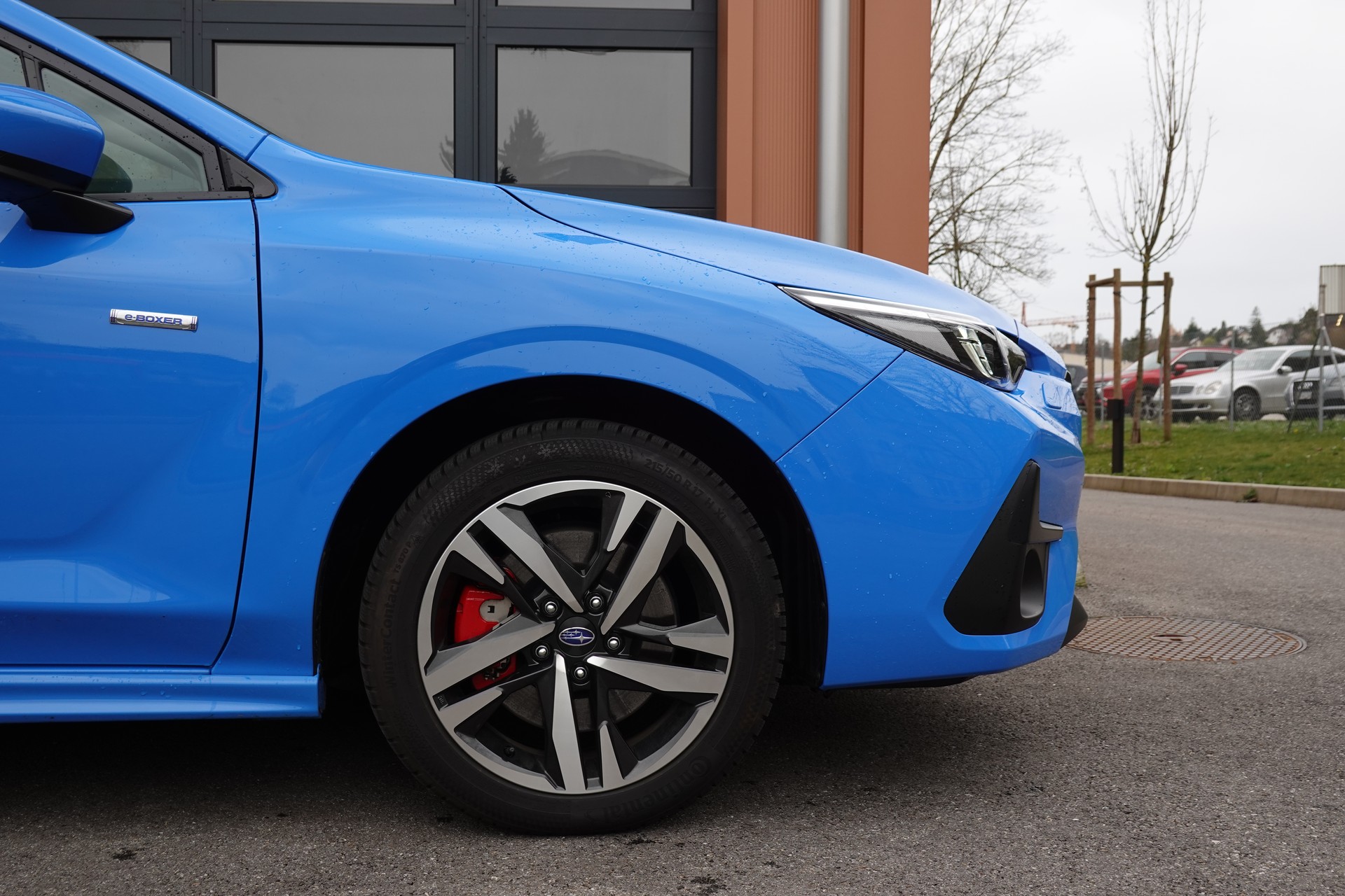 SUBARU Impreza 2.0 e-Boxer Luxury AWD Lineartronic - " Toit Ouvrant * CH Fahrzeug * 8 Roues Subaru* Apple Car Play "-image-4