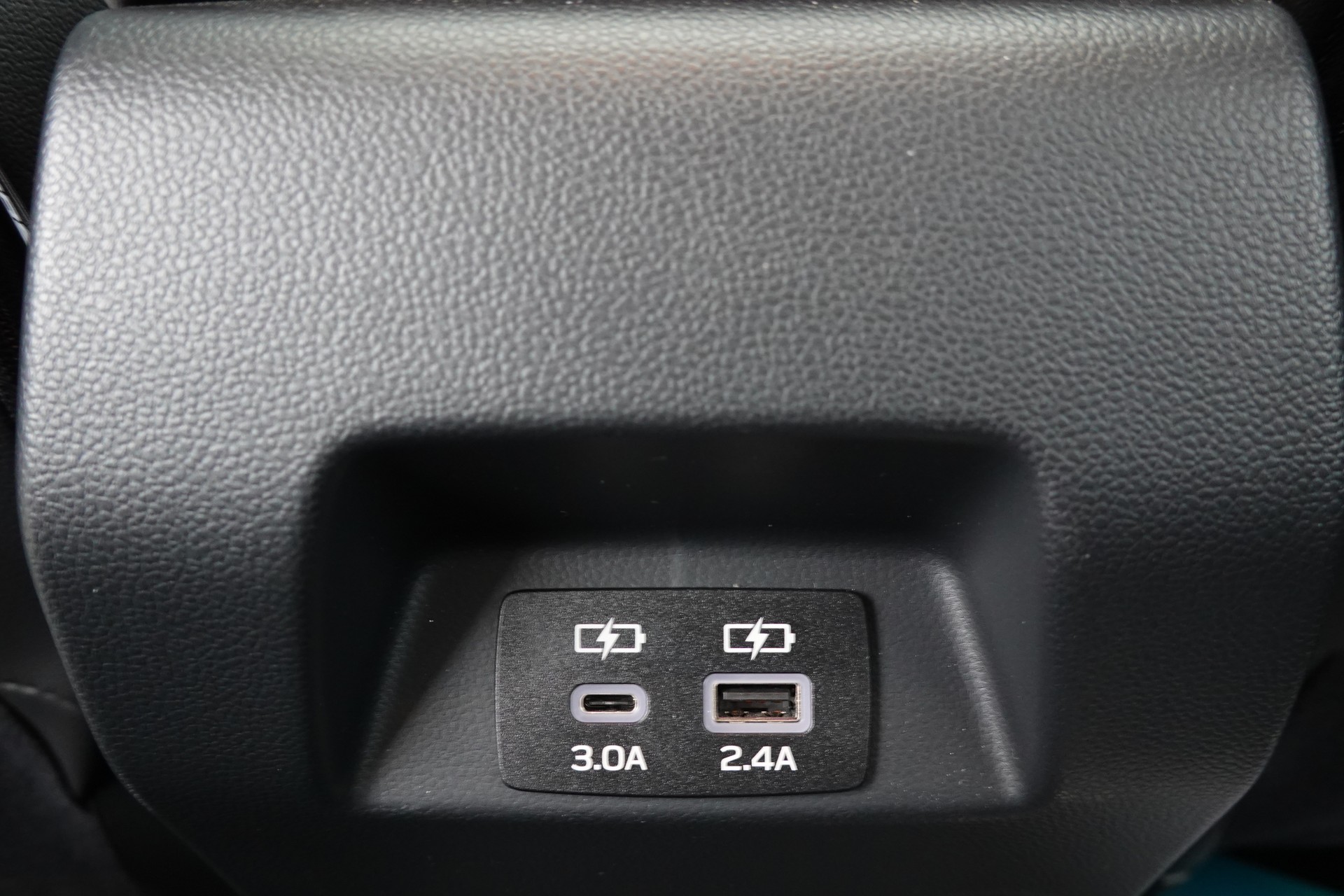 SUBARU Impreza 2.0 e-Boxer Luxury AWD Lineartronic - " Toit Ouvrant * CH Fahrzeug * 8 Roues Subaru* Apple Car Play "-image-27