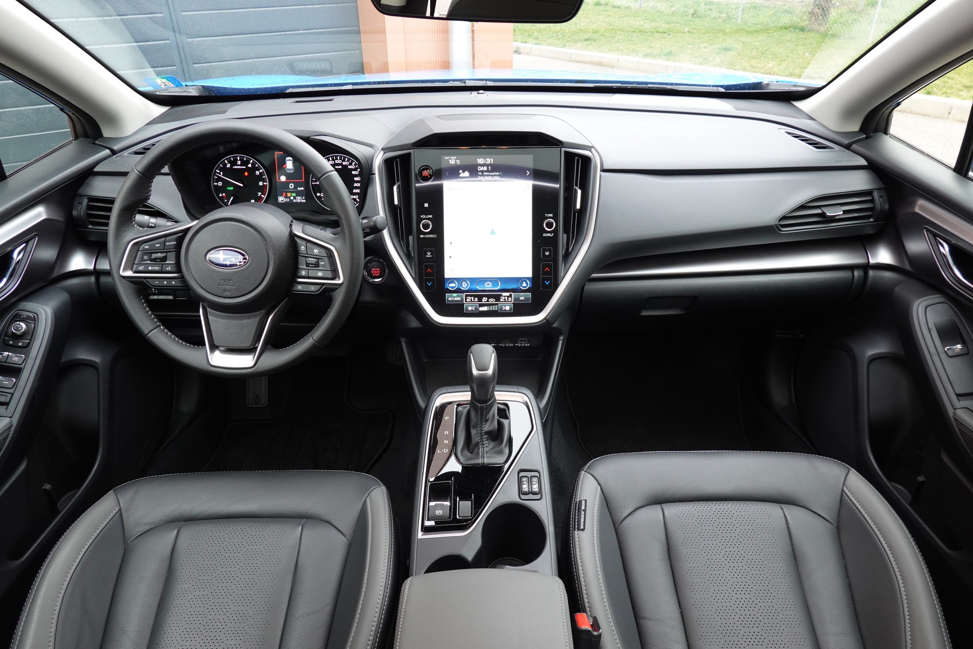 SUBARU Impreza 2.0 e-Boxer Luxury AWD Lineartronic - " Toit Ouvrant * CH Fahrzeug * 8 Roues Subaru* Apple Car Play "-image-9