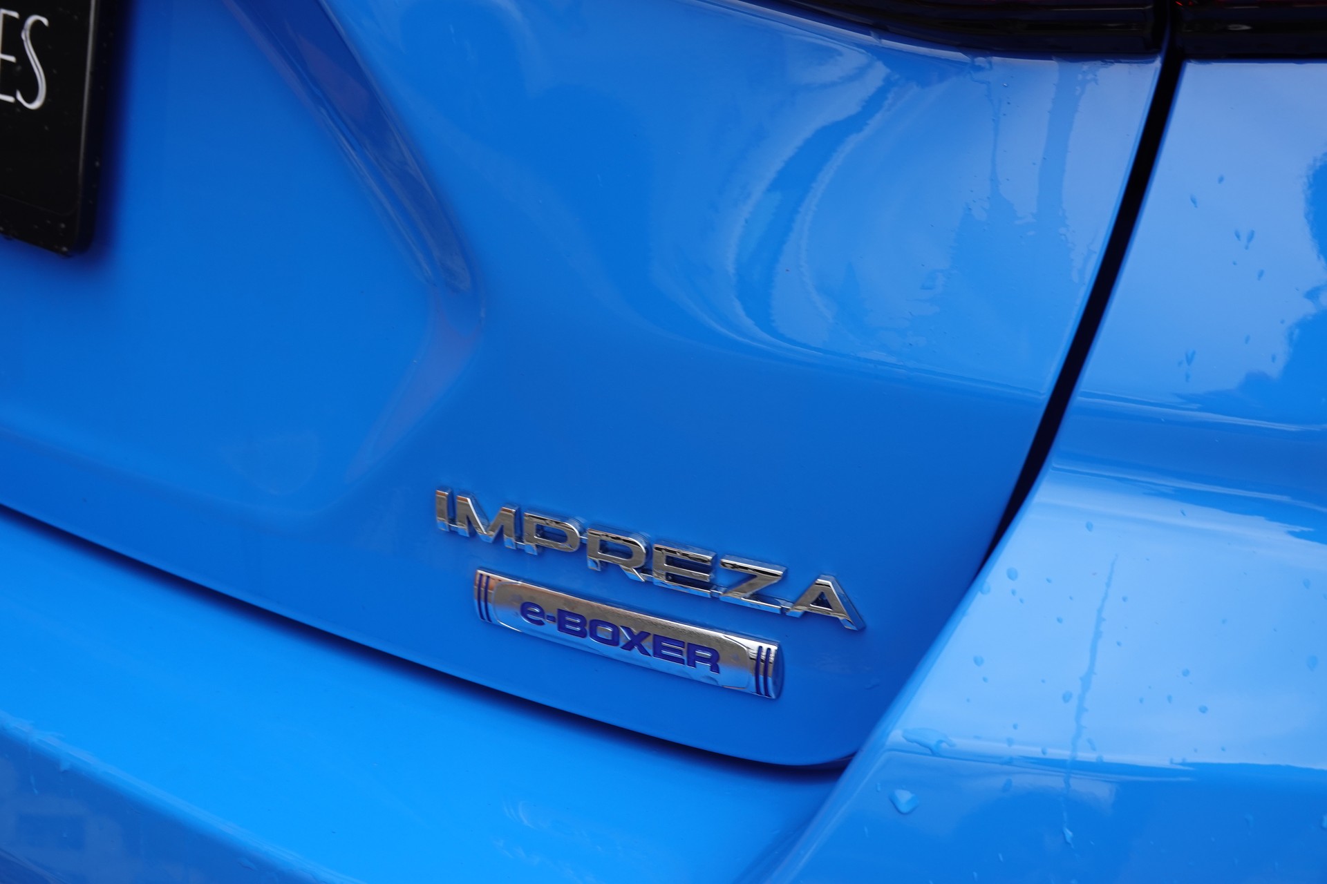 SUBARU Impreza 2.0 e-Boxer Luxury AWD Lineartronic - " Toit Ouvrant * CH Fahrzeug * 8 Roues Subaru* Apple Car Play "-image-8