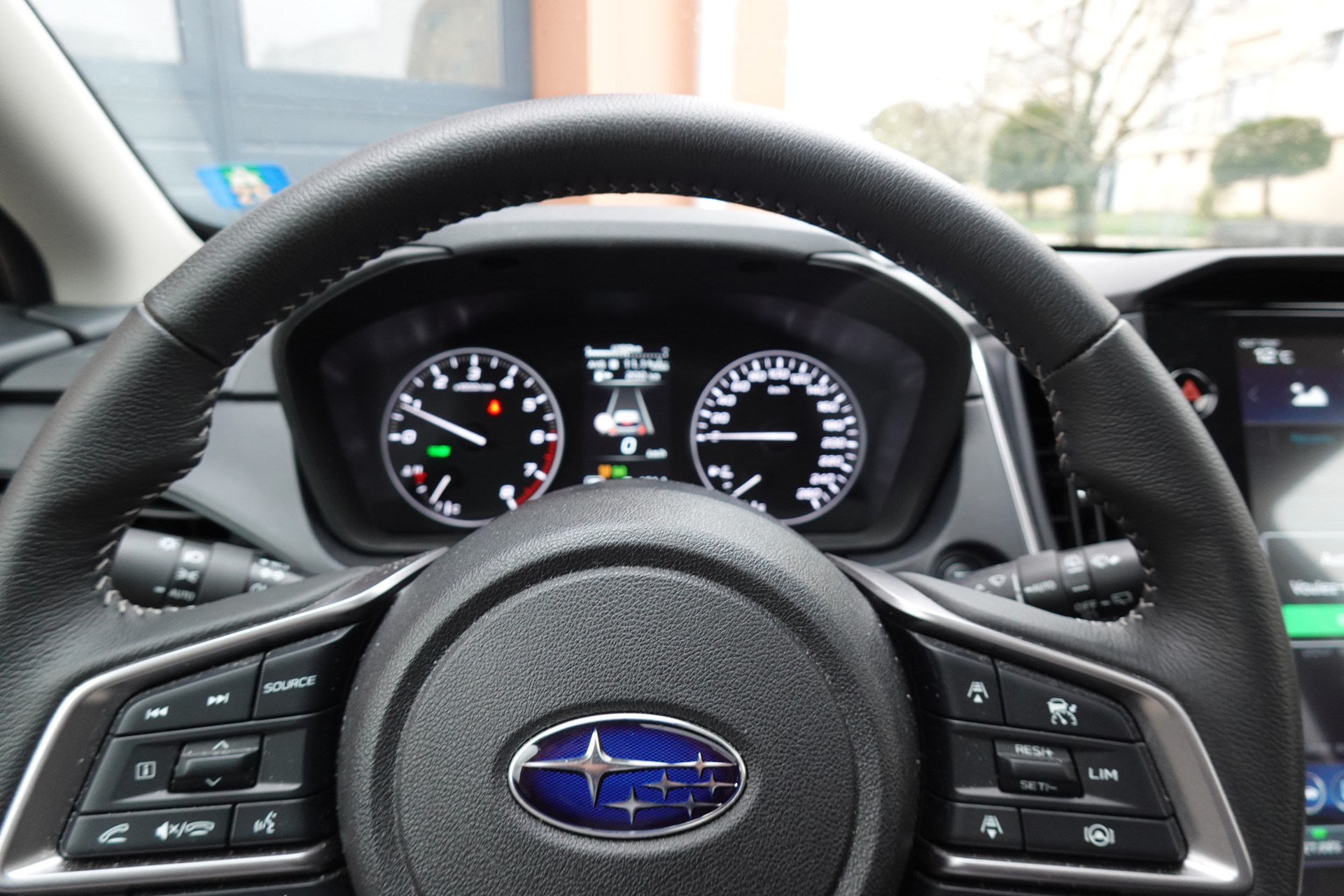 SUBARU Impreza 2.0 e-Boxer Luxury AWD Lineartronic - " Toit Ouvrant * CH Fahrzeug * 8 Roues Subaru* Apple Car Play "-image-11