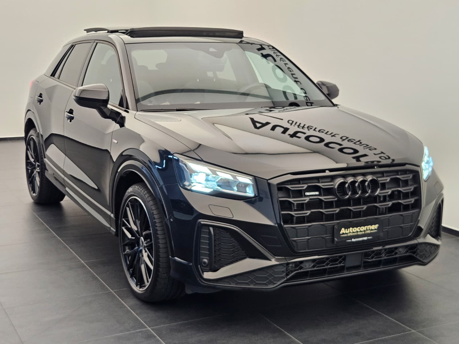 AUDI Q2 40 TFSI S line Attraction quattro S-tronic-showroom-element-3