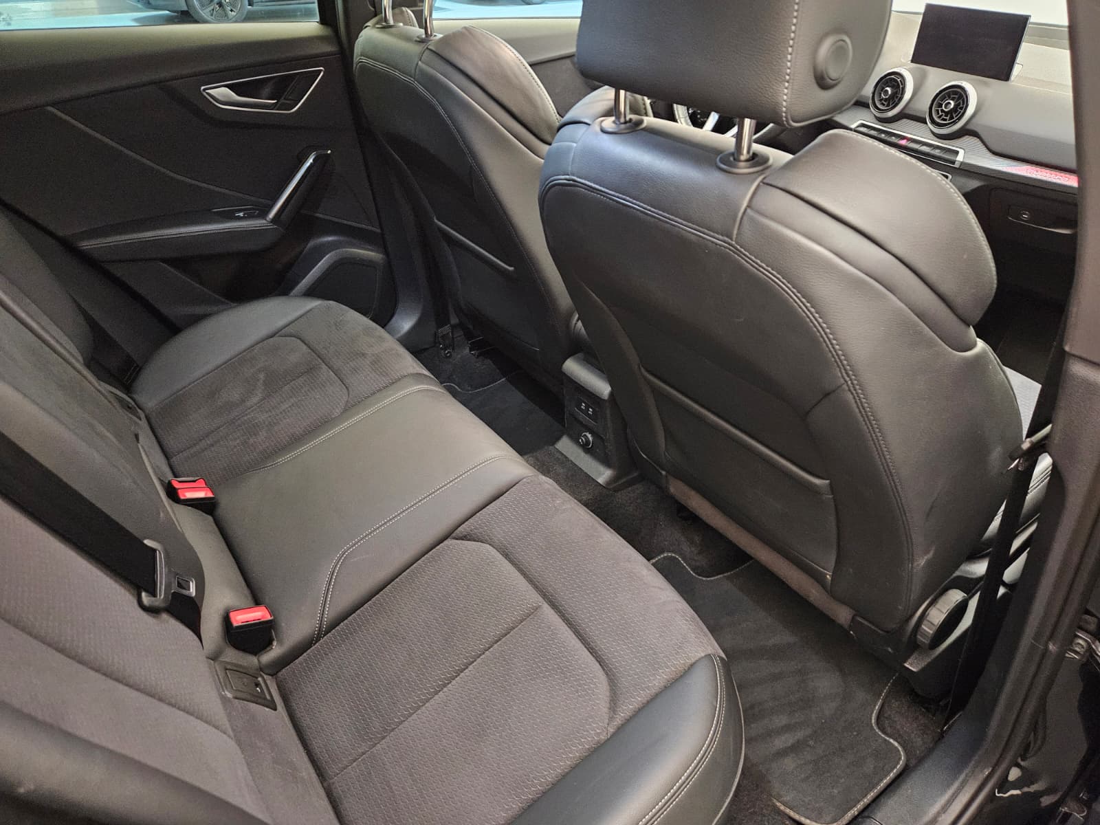 AUDI Q2 40 TFSI S line Attraction quattro S-tronic-image-13