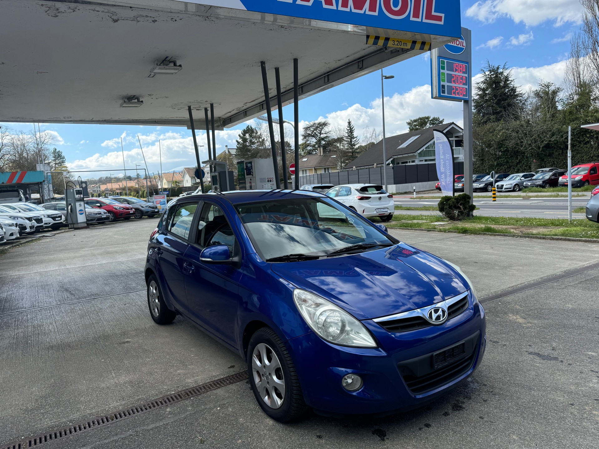 HYUNDAI i20 1.4 Style Automatic-image-1