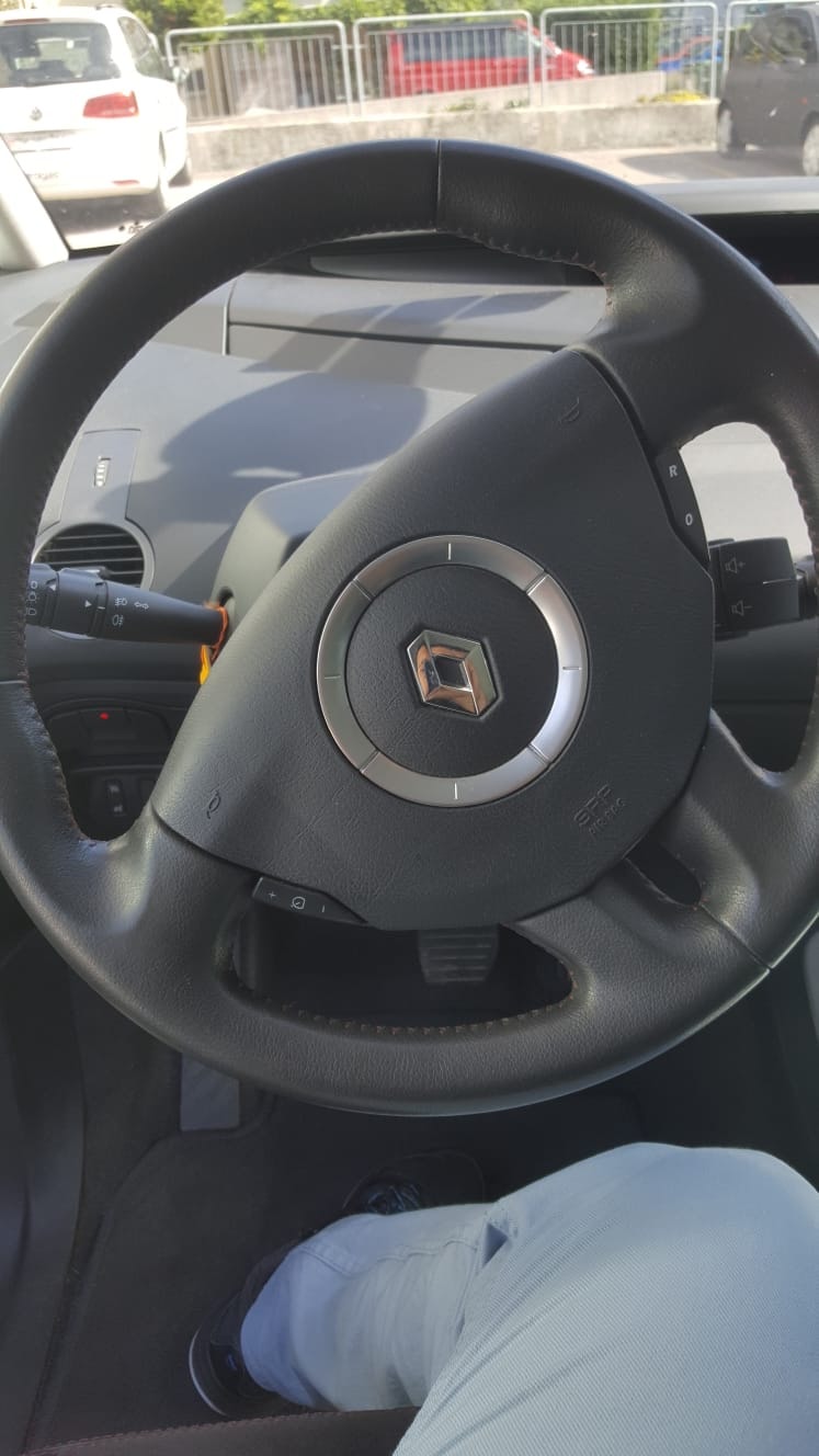 RENAULT Espace 2.0 dCi Swiss Edition Automatic-image-6