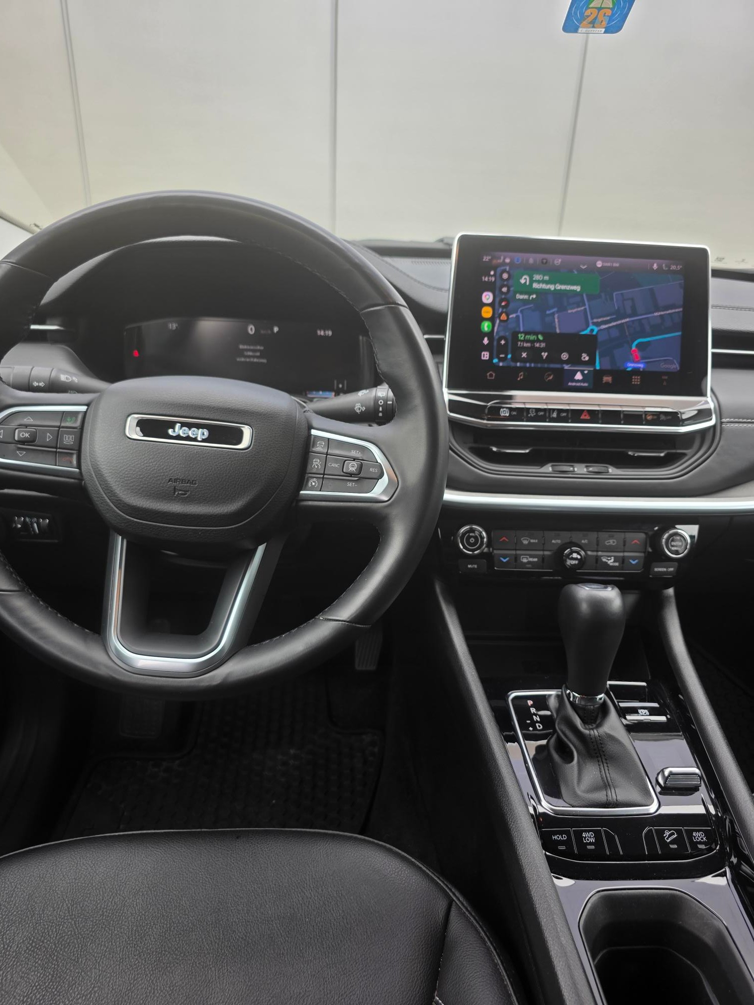 JEEP Compass 1.3 T PHEV Limited Plus AWD-image-6