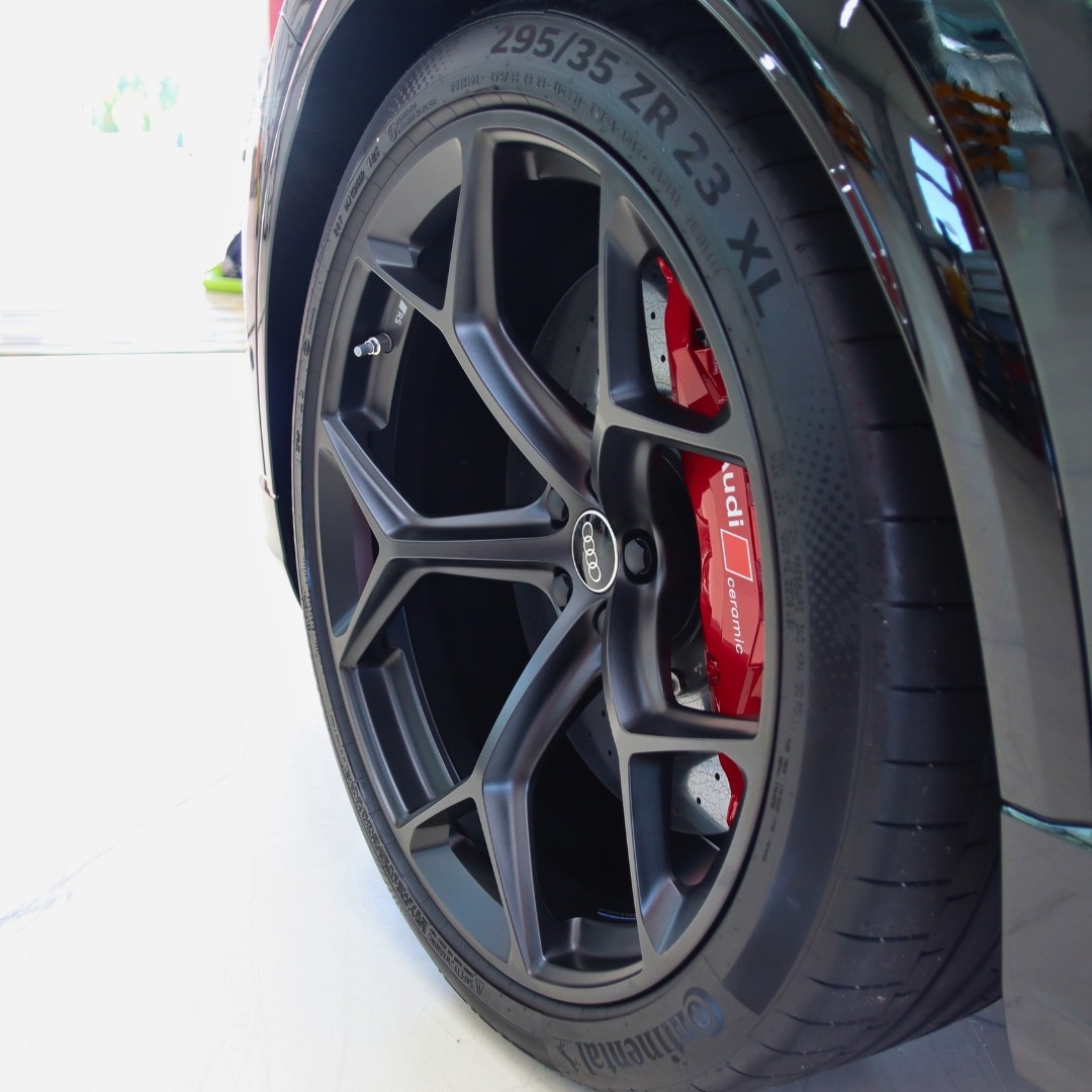 AUDI AUDI RSQ8 performance - CH-Fahrzeug / Leasing möglich / Gratisservice / Keramikbremsen / Panoramadach / Sportabgasanlage u.v.m.-image-9