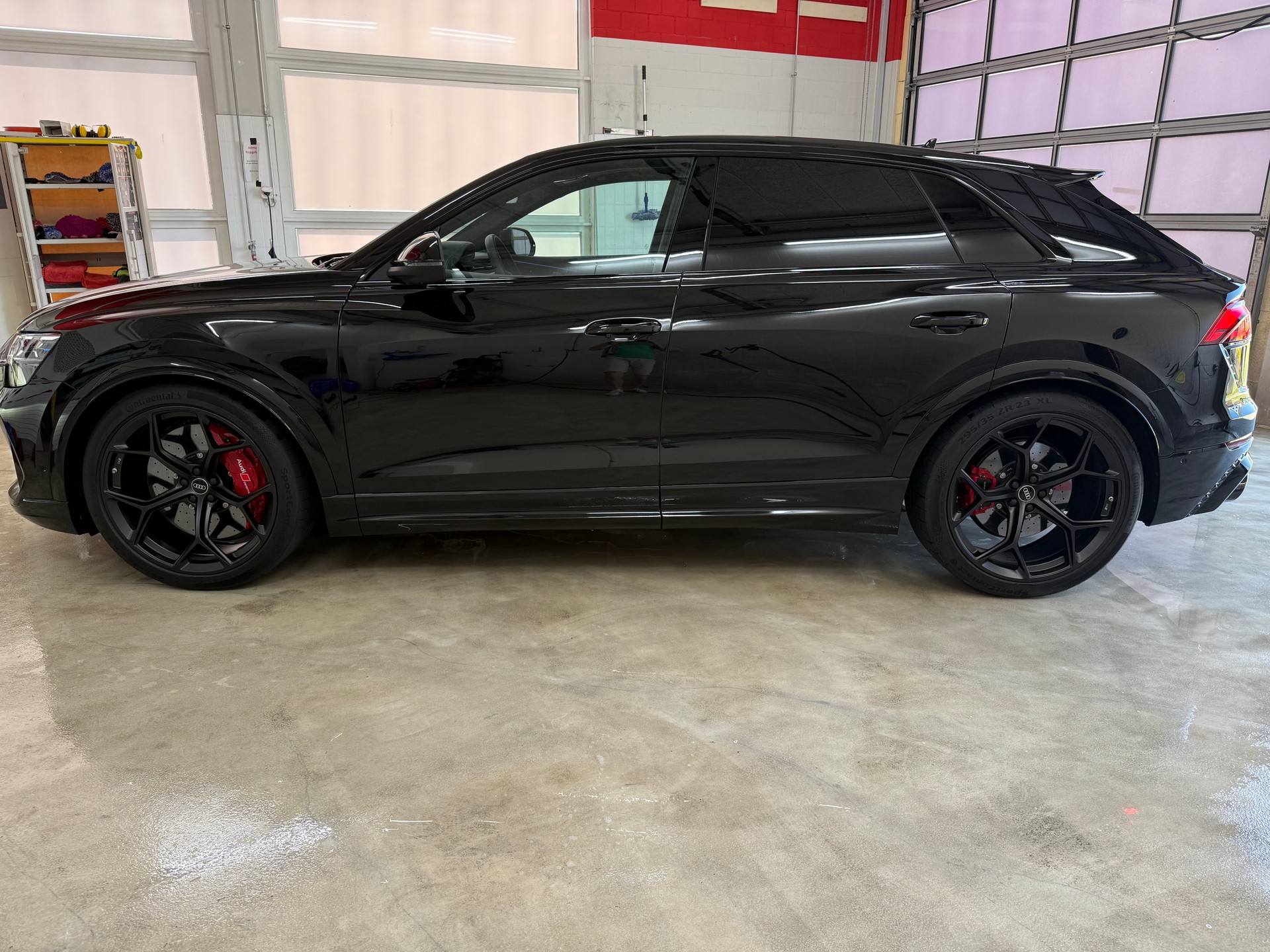 AUDI AUDI RSQ8 performance - CH-Fahrzeug / Leasing möglich / Gratisservice / Keramikbremsen / Panoramadach / Sportabgasanlage u.v.m.-image-6