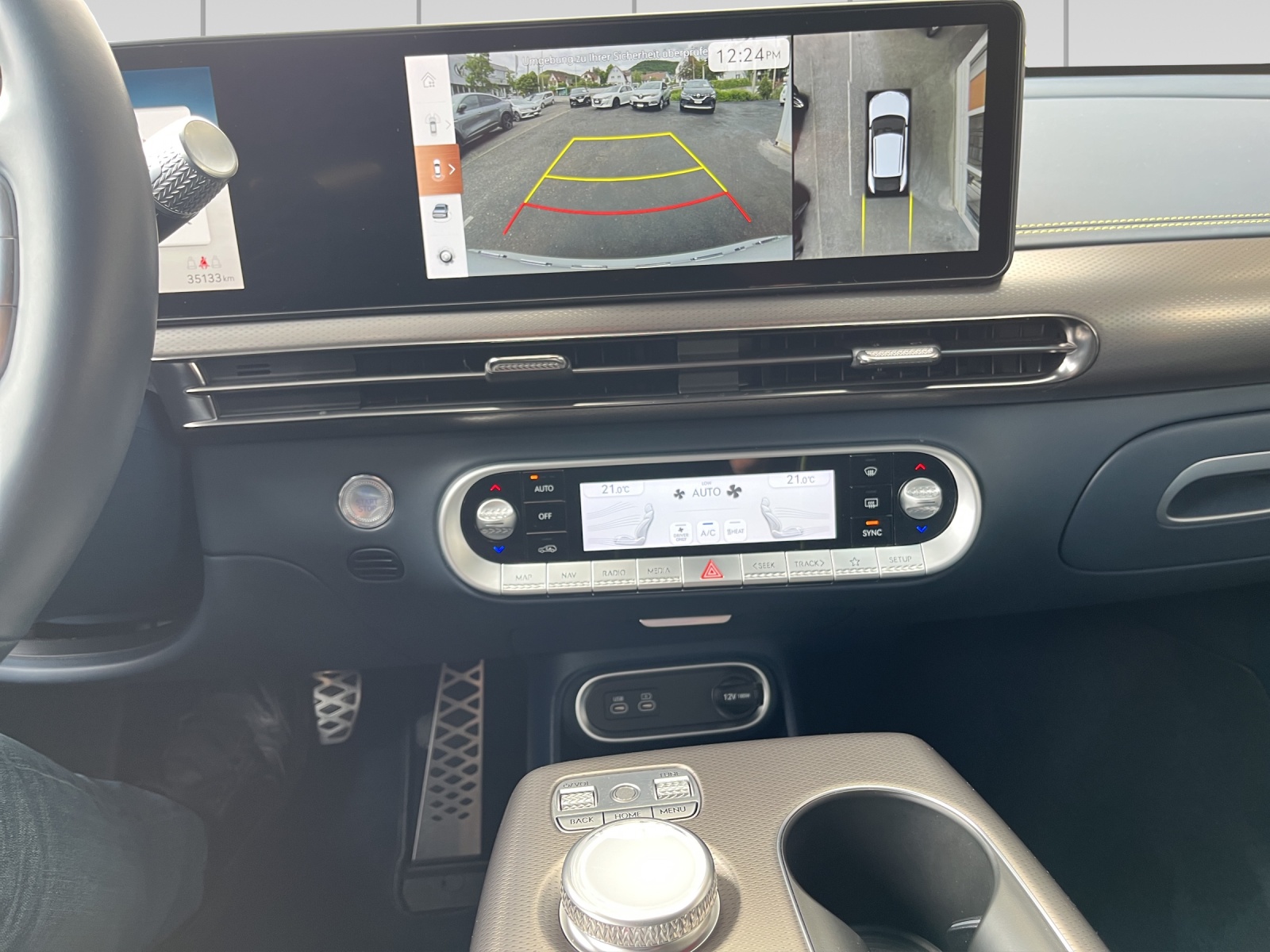 GENESIS GV60 77.4 kWh Sport Plus AWD-image-9