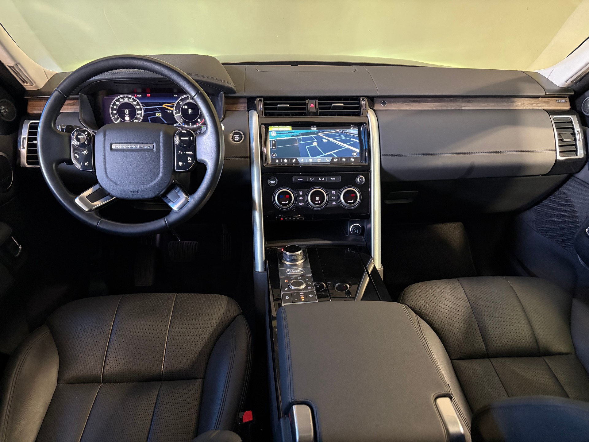 LAND ROVER Discovery 3.0 SDV6 HSE Automatic*CH-Fahrzeug*-image-17