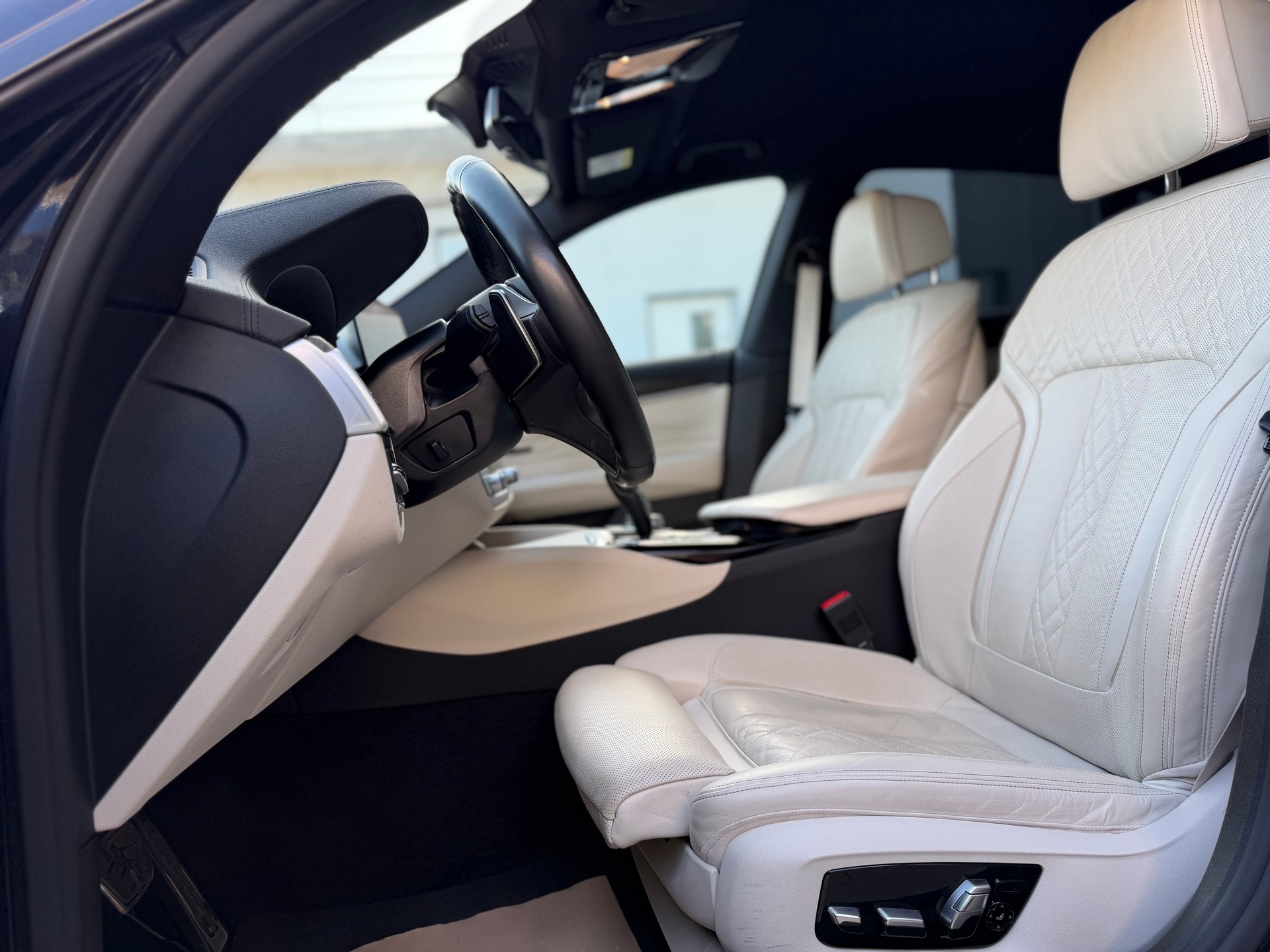BMW 640i GT xDrive Steptronic M-Sport-image-10