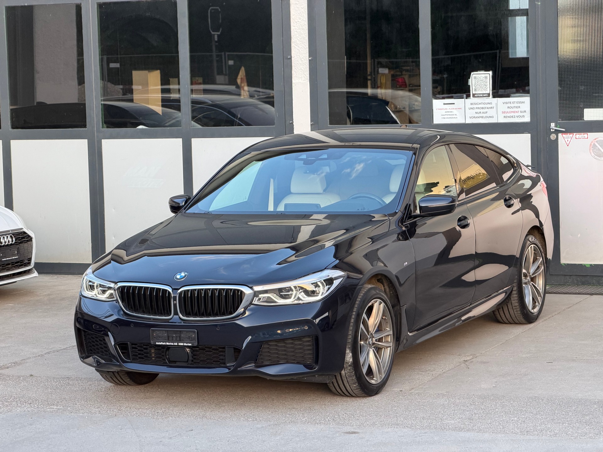 BMW 640i GT xDrive Steptronic M-Sport-showroom-element-1