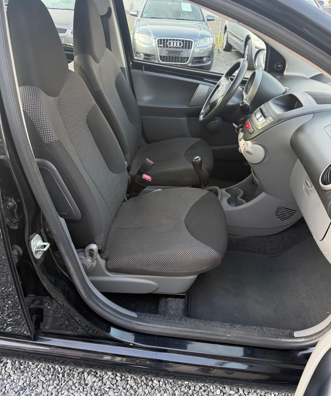 TOYOTA Aygo 1.0 Linea Sol-image-9