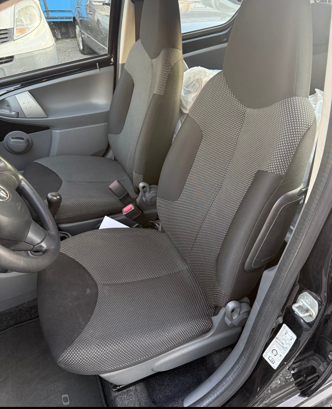 TOYOTA Aygo 1.0 Linea Sol-image-8