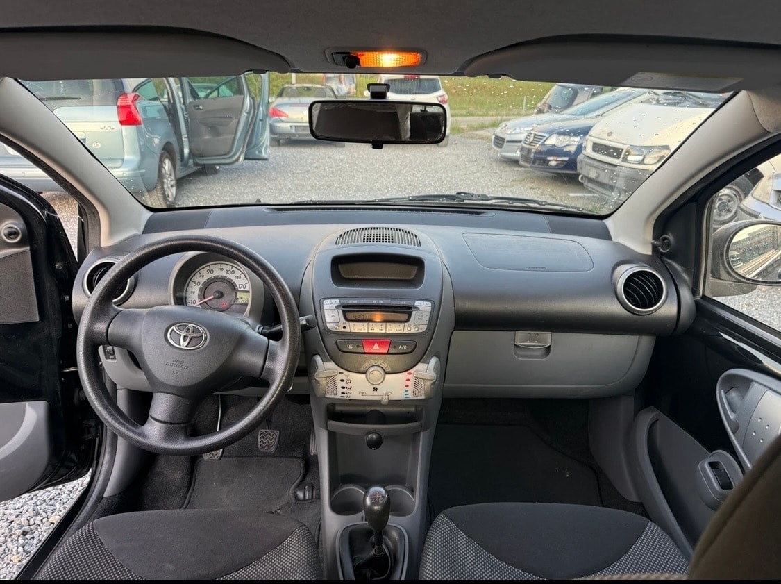 TOYOTA Aygo 1.0 Linea Sol-image-10