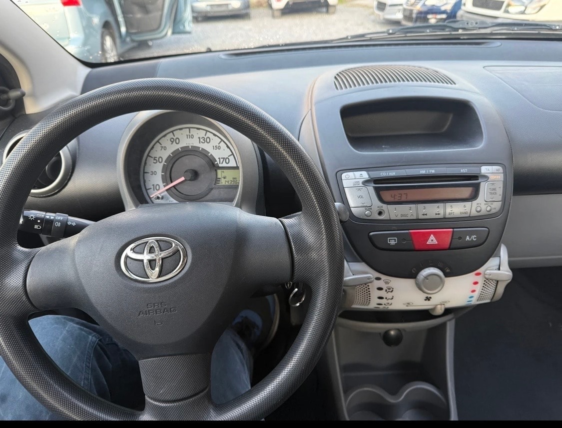 TOYOTA Aygo 1.0 Linea Sol-image-7