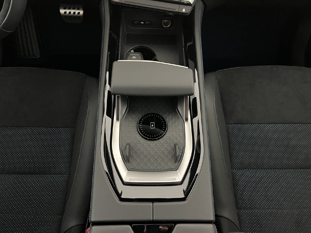 RENAULT Rafale 1.2 E-Tech Plug-in Atelier Alpine-image-13