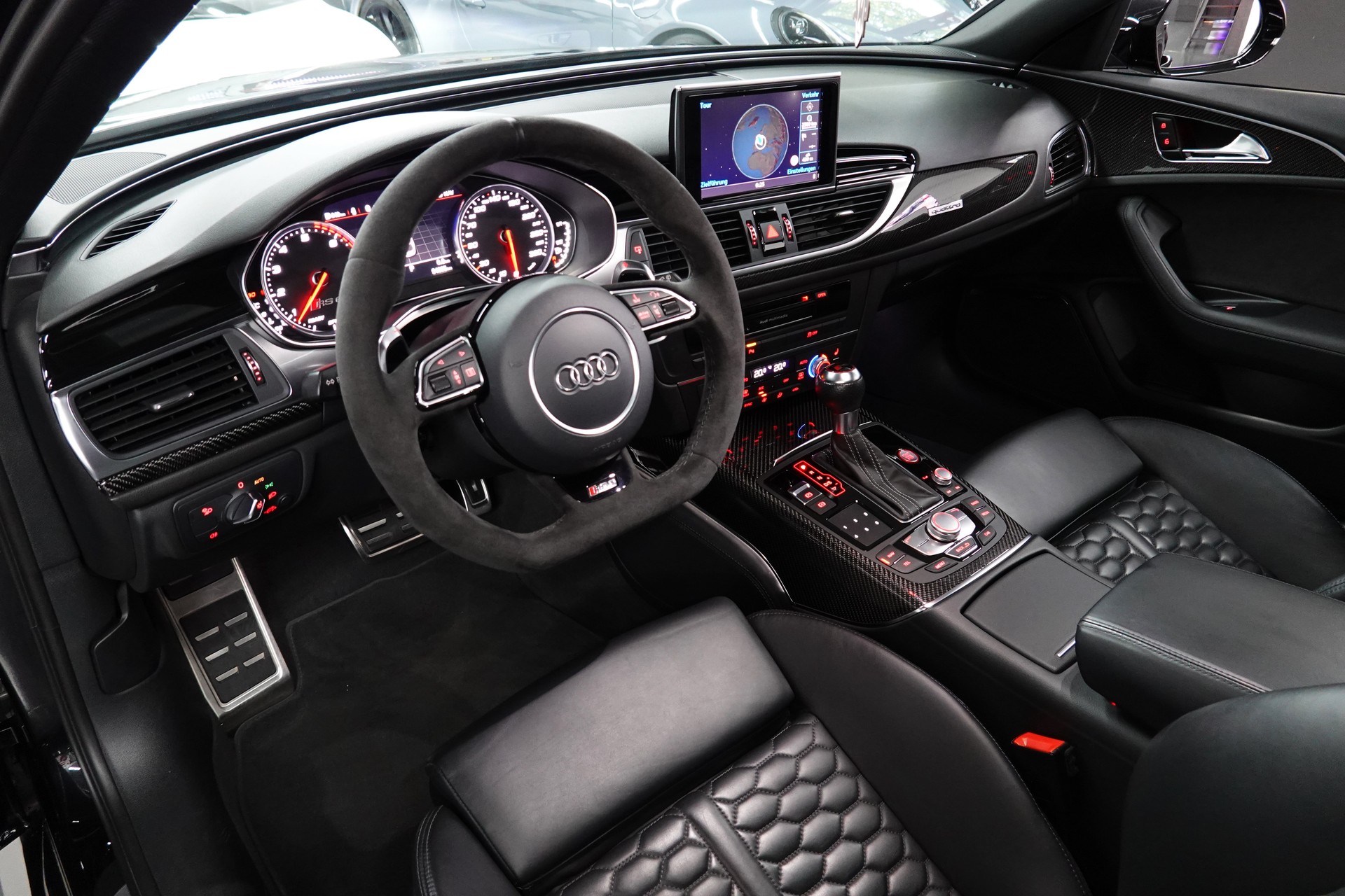 AUDI RS6 AVANT 4.0 TFSI V8 BLACK PERFORMANCE QUATTRO ON 22"-image-25