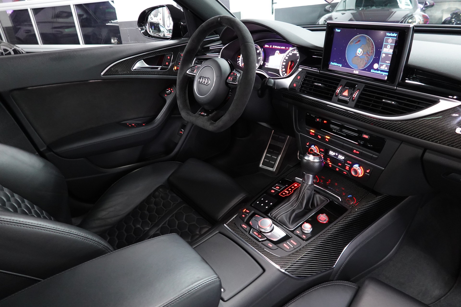 AUDI RS6 AVANT 4.0 TFSI V8 BLACK PERFORMANCE QUATTRO ON 22"-image-40