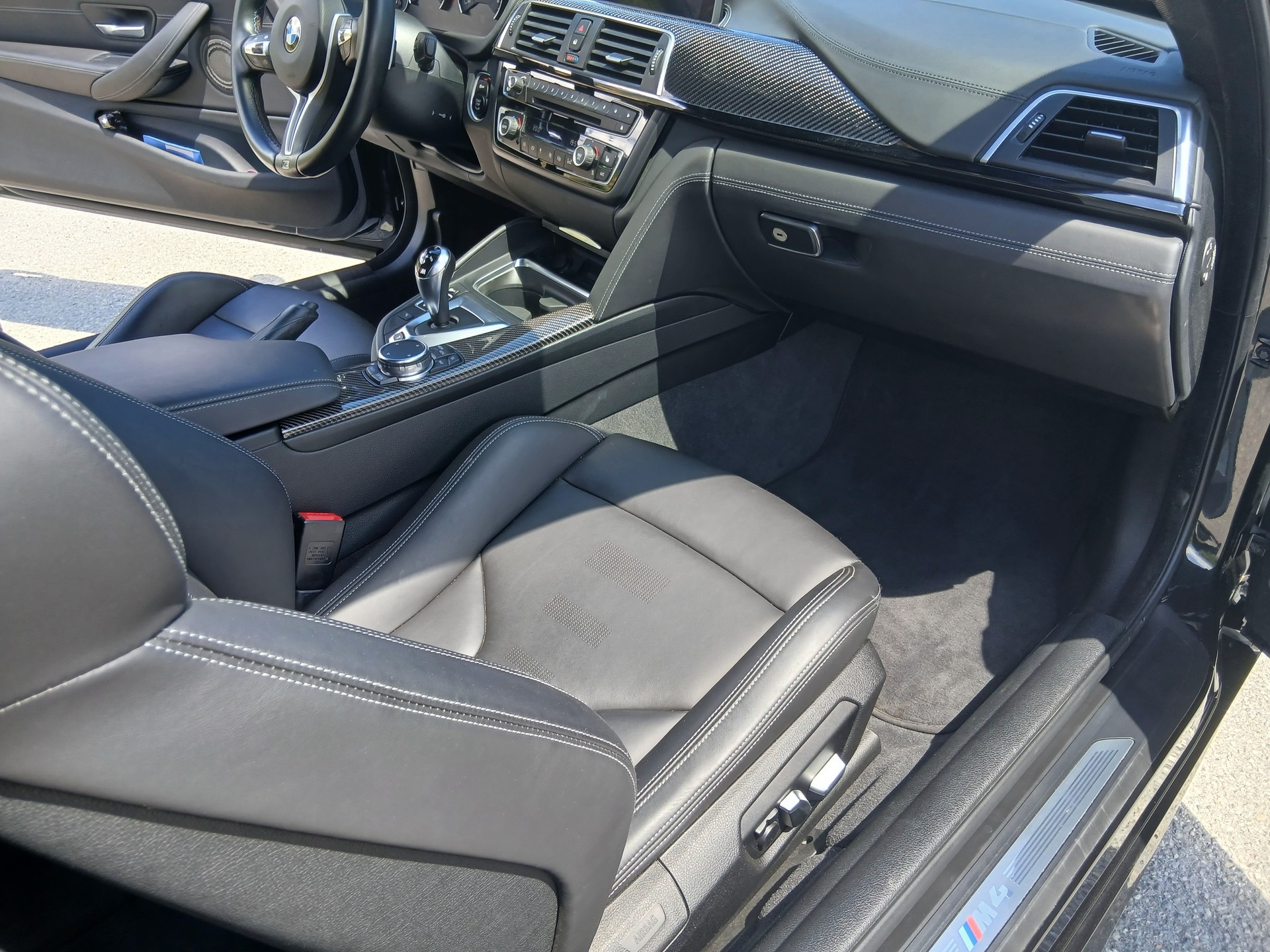 BMW M4-image-13