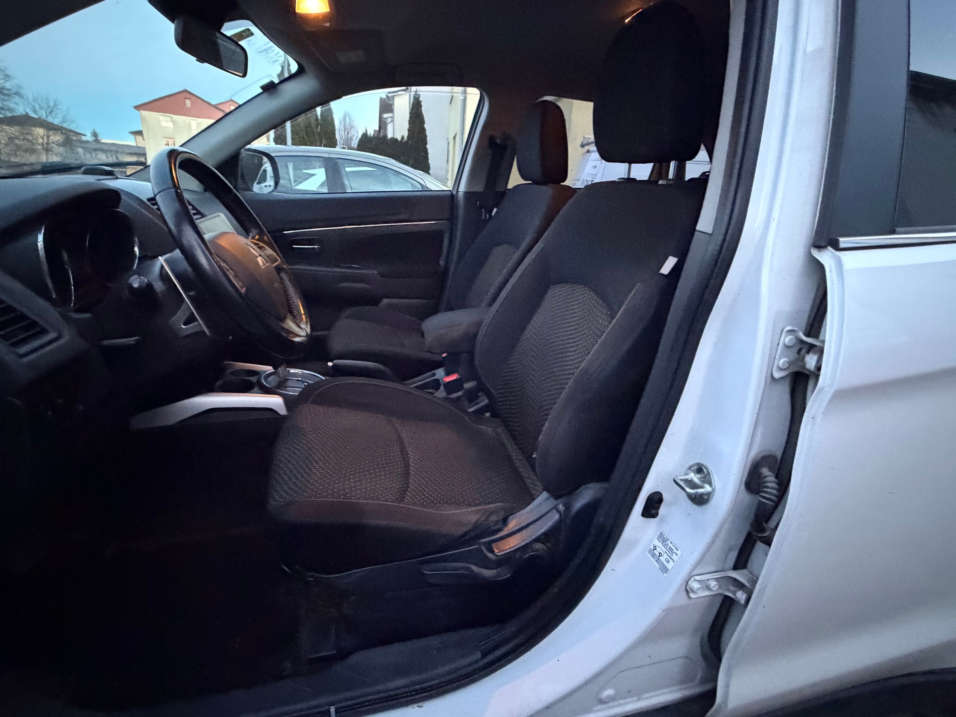 MITSUBISHI ASX 2.2 DID Navigator 4WD Automatic-image-8