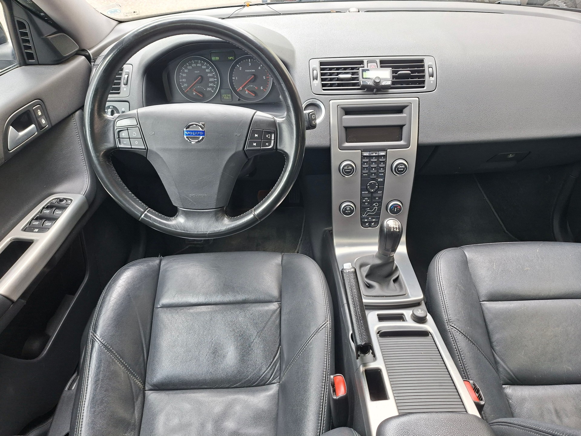 VOLVO V50 2.0D Momentum-image-8