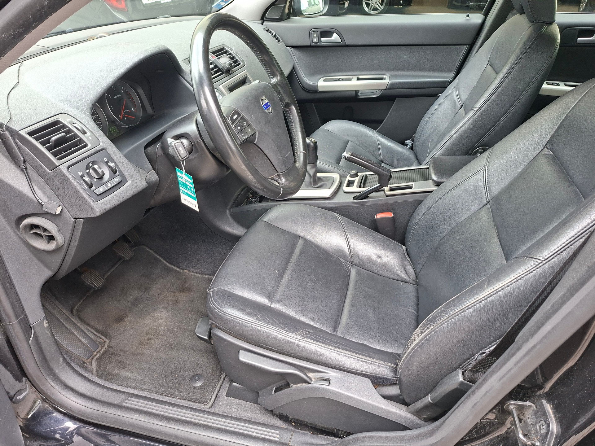 VOLVO V50 2.0D Momentum-image-6