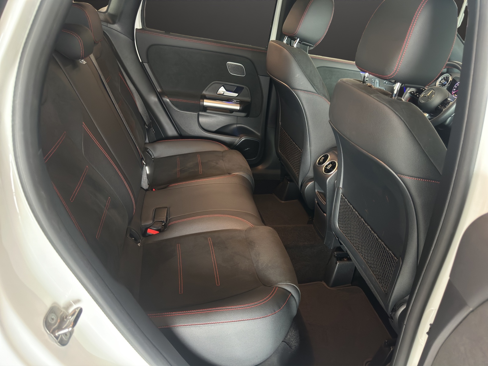 MERCEDES-BENZ GLA 220d 4Matic 8G-DCT-image-11