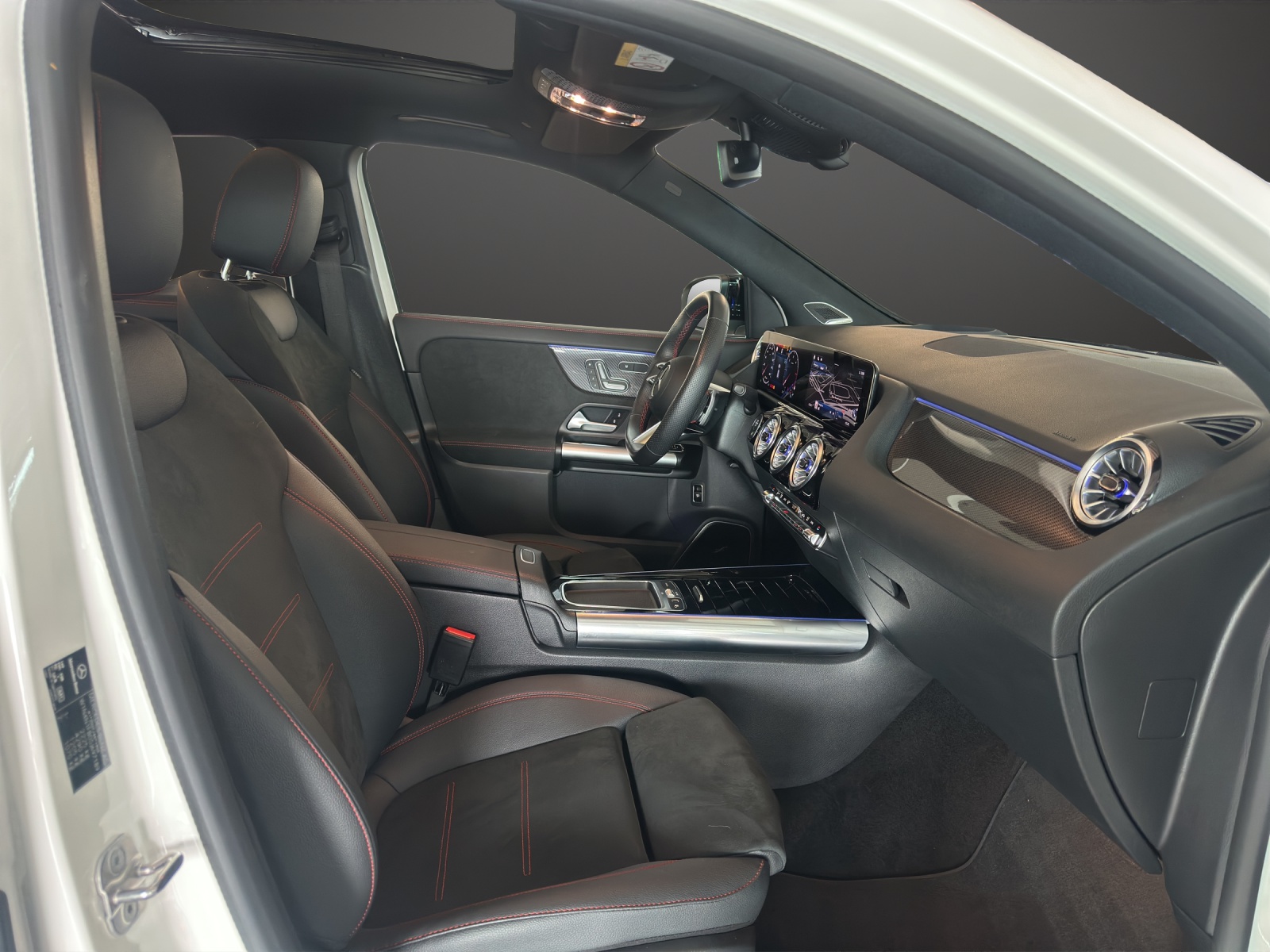 MERCEDES-BENZ GLA 220d 4Matic 8G-DCT-image-10