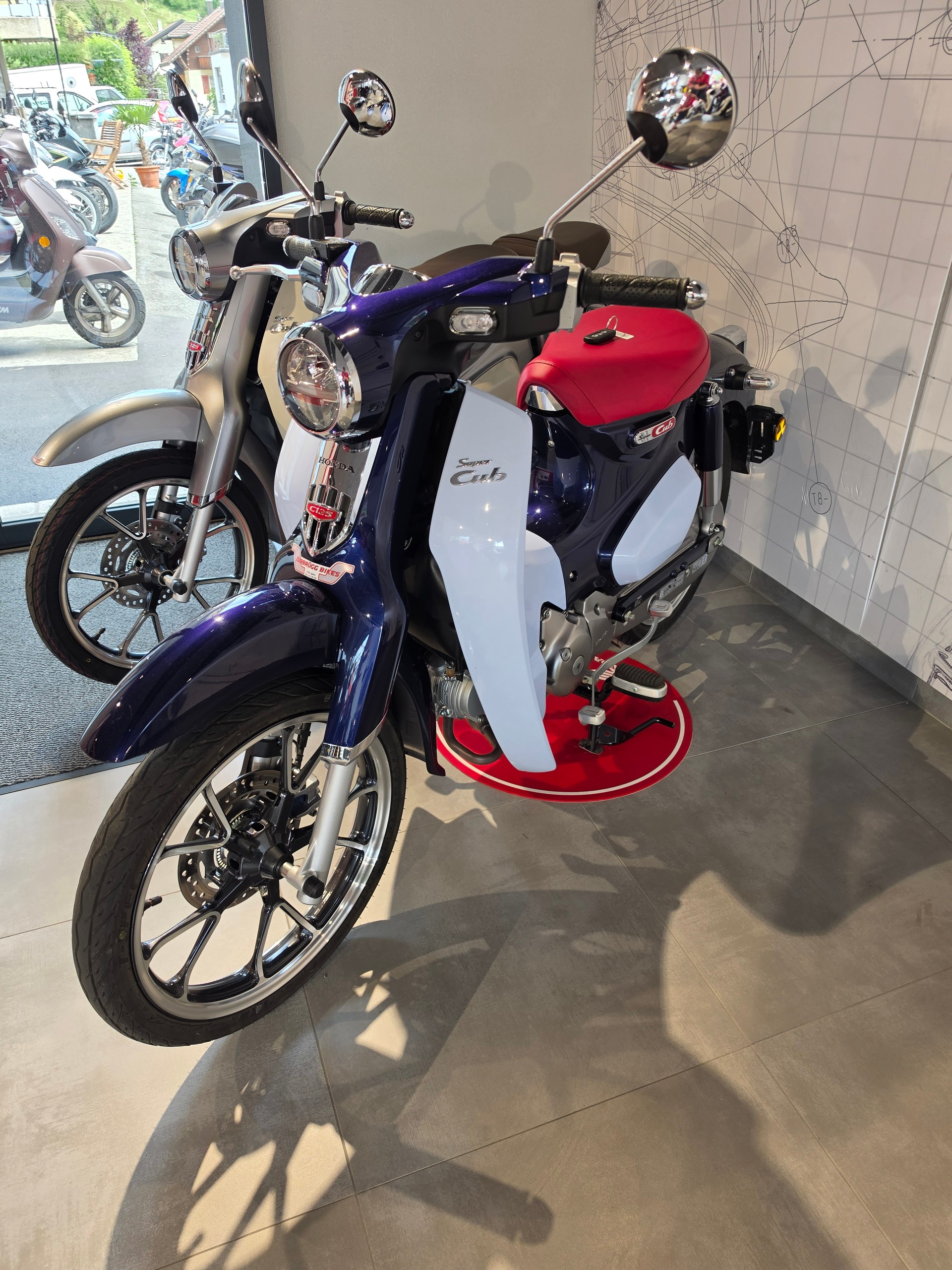 HONDA C 125 Super Cub-image-1