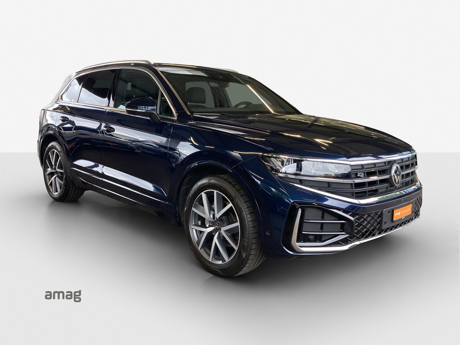 VW Touareg 3.0 TDI R-Line Tiptronic-image-5