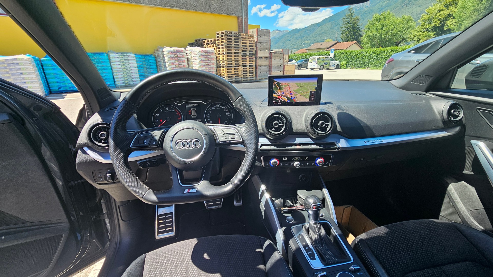 AUDI Q2 2.0 TFSI sport quattro S-tronic-image-6