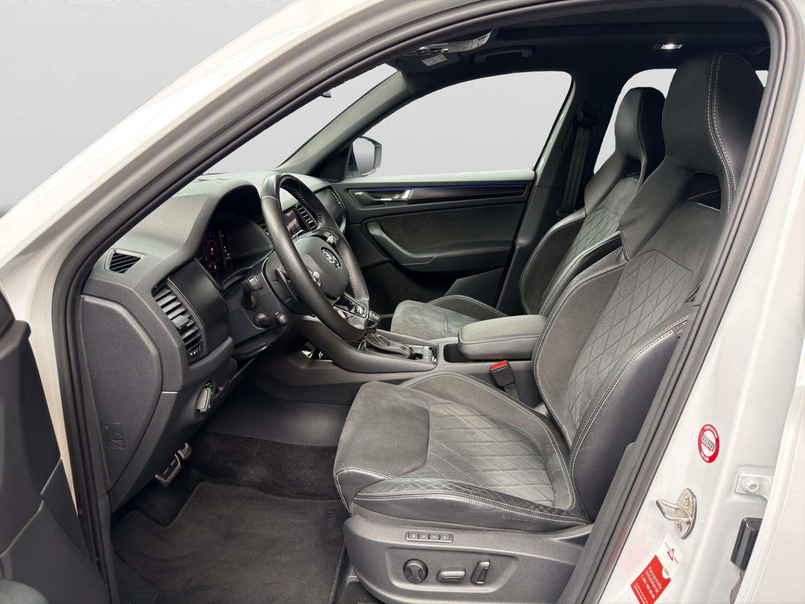 SKODA Kodiaq 2.0 TDI SCR SportLine 4x4 DSG-image-8